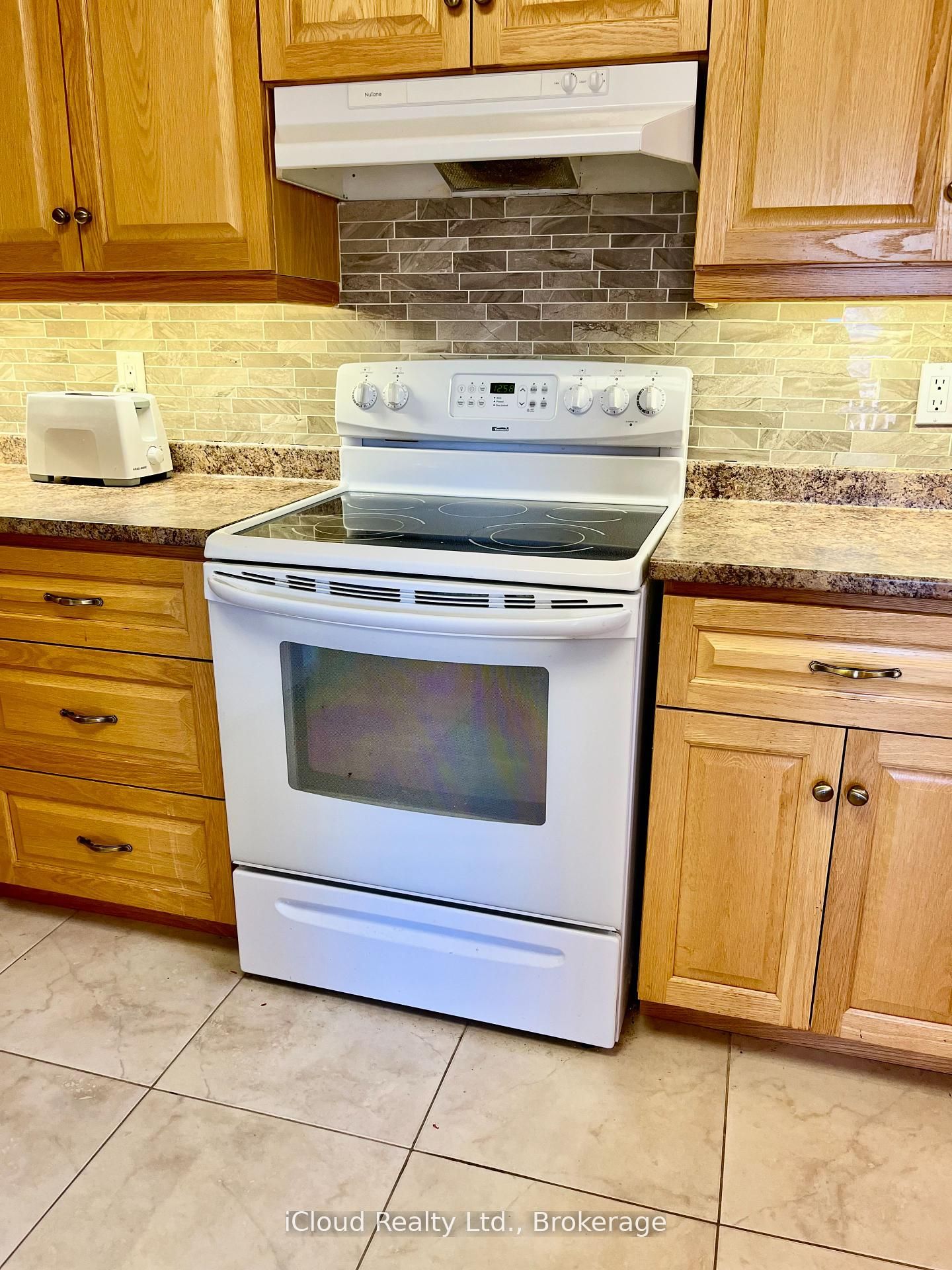 782 Brentwood Drive Property Photo 12