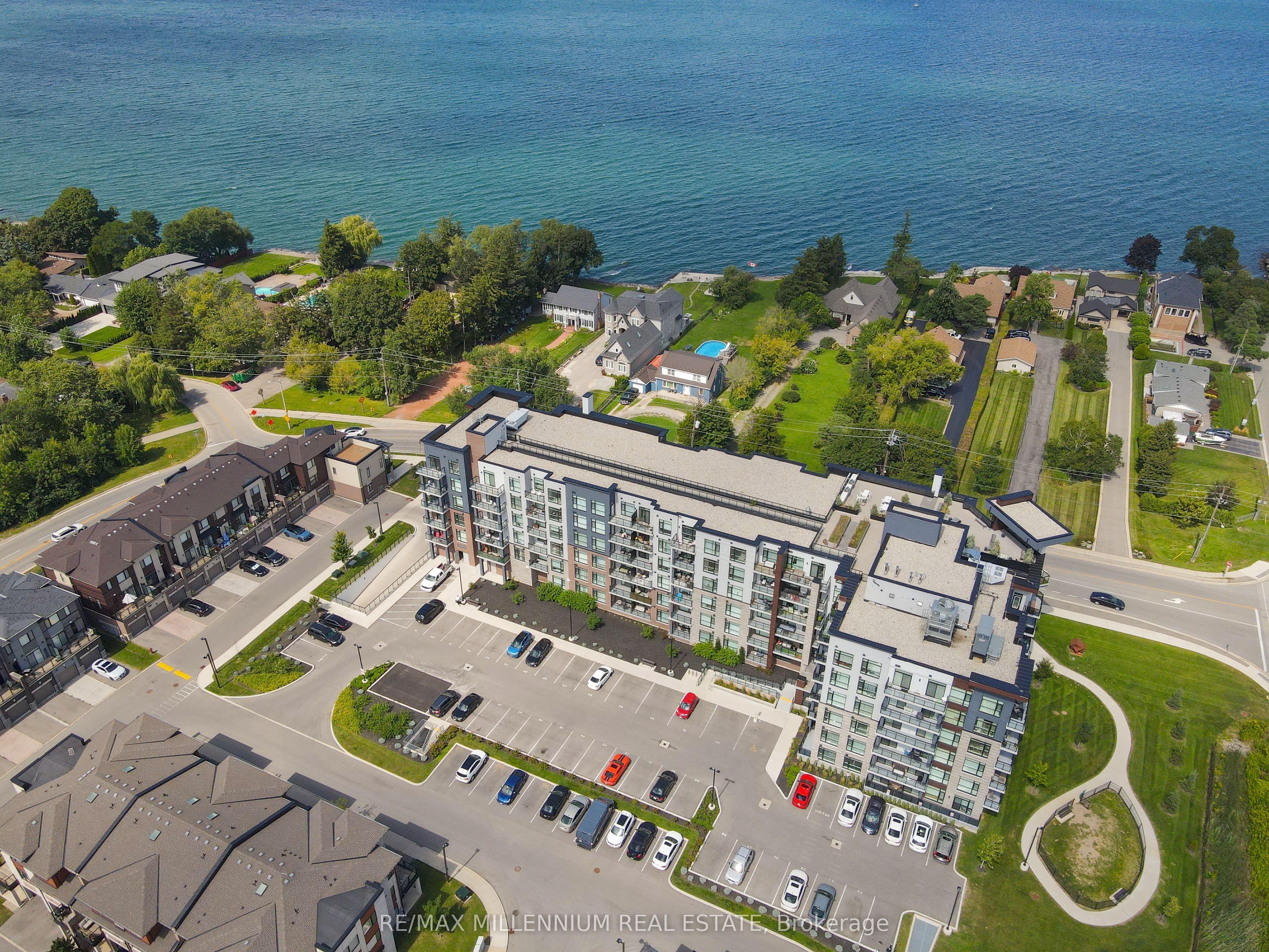 600 North Service Road 403