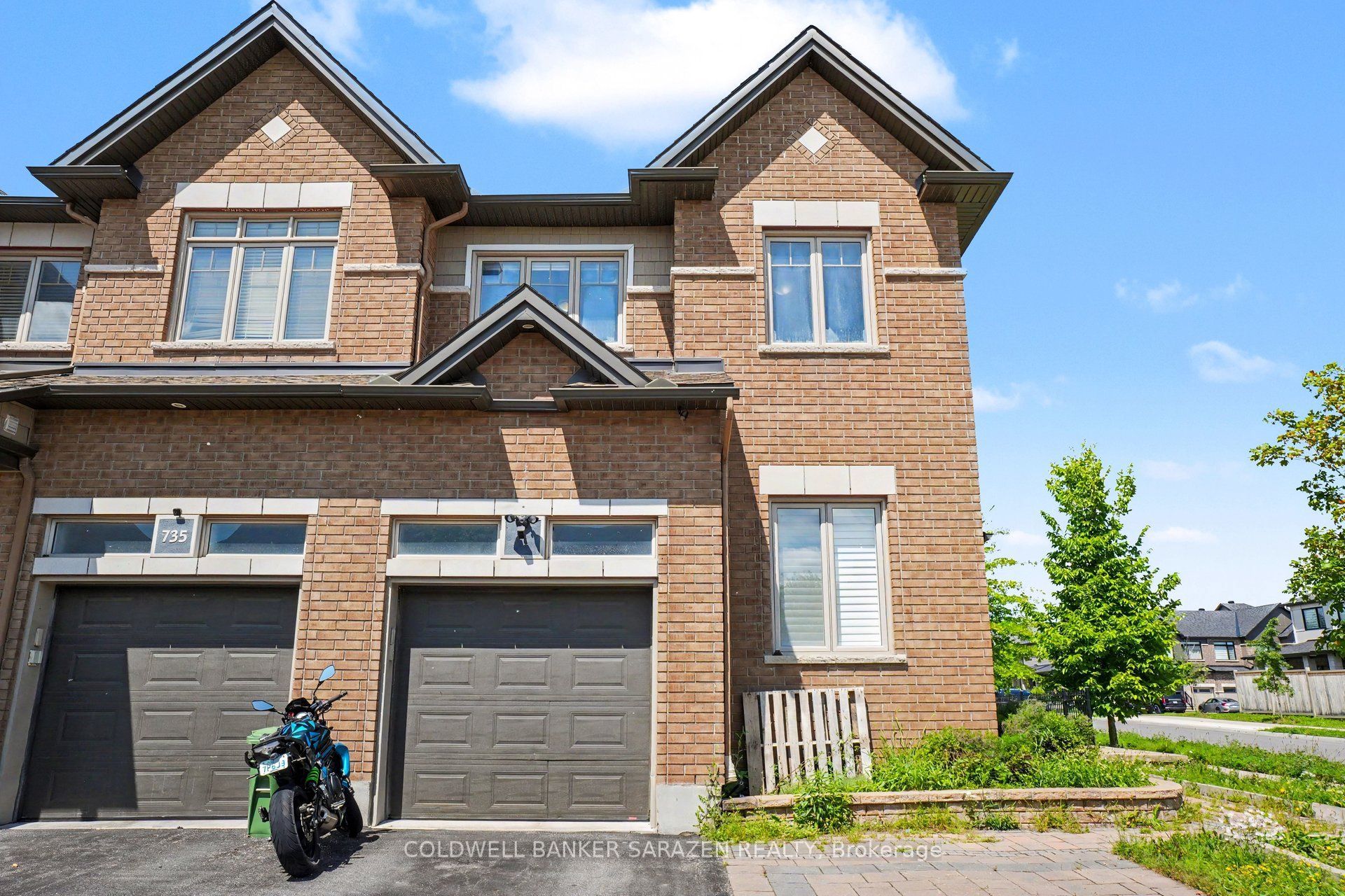 995 Rotary Way Property Photo 1