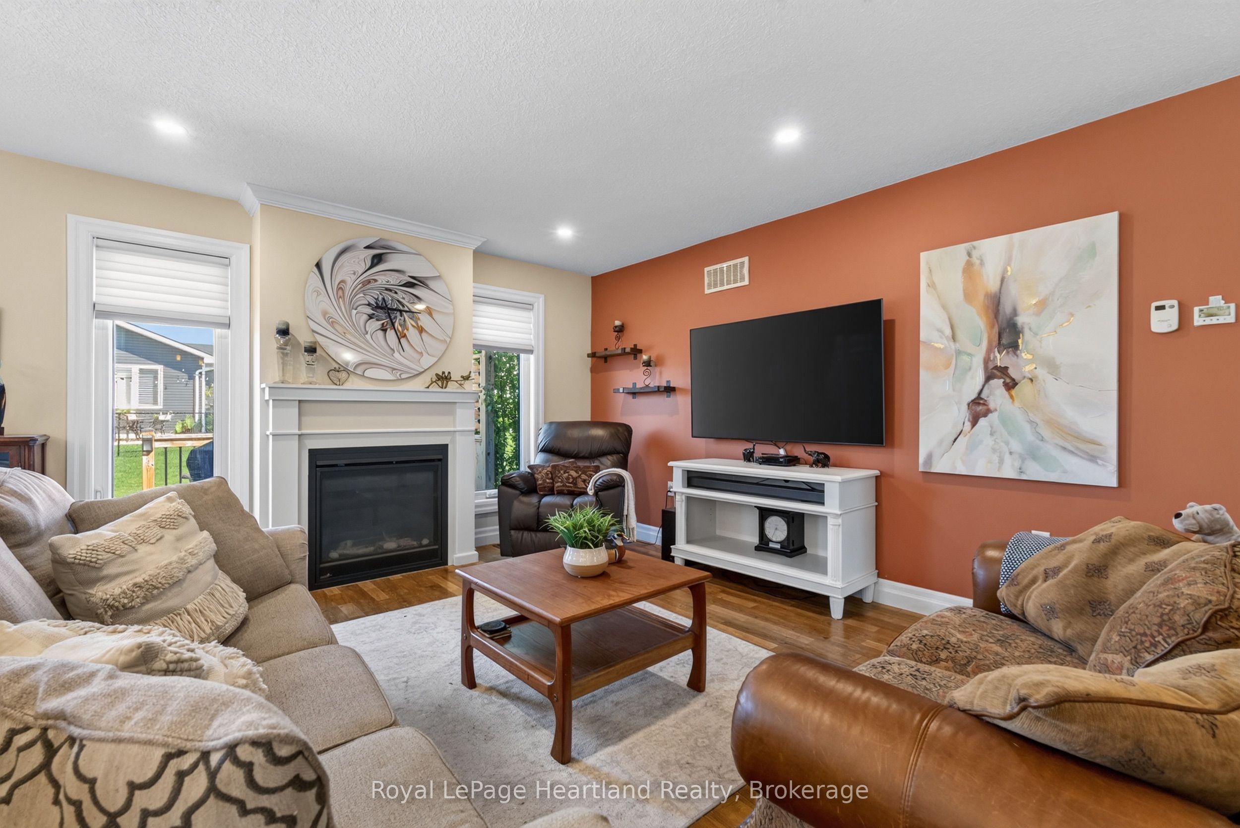 12 Windward Way N Property Photo 8