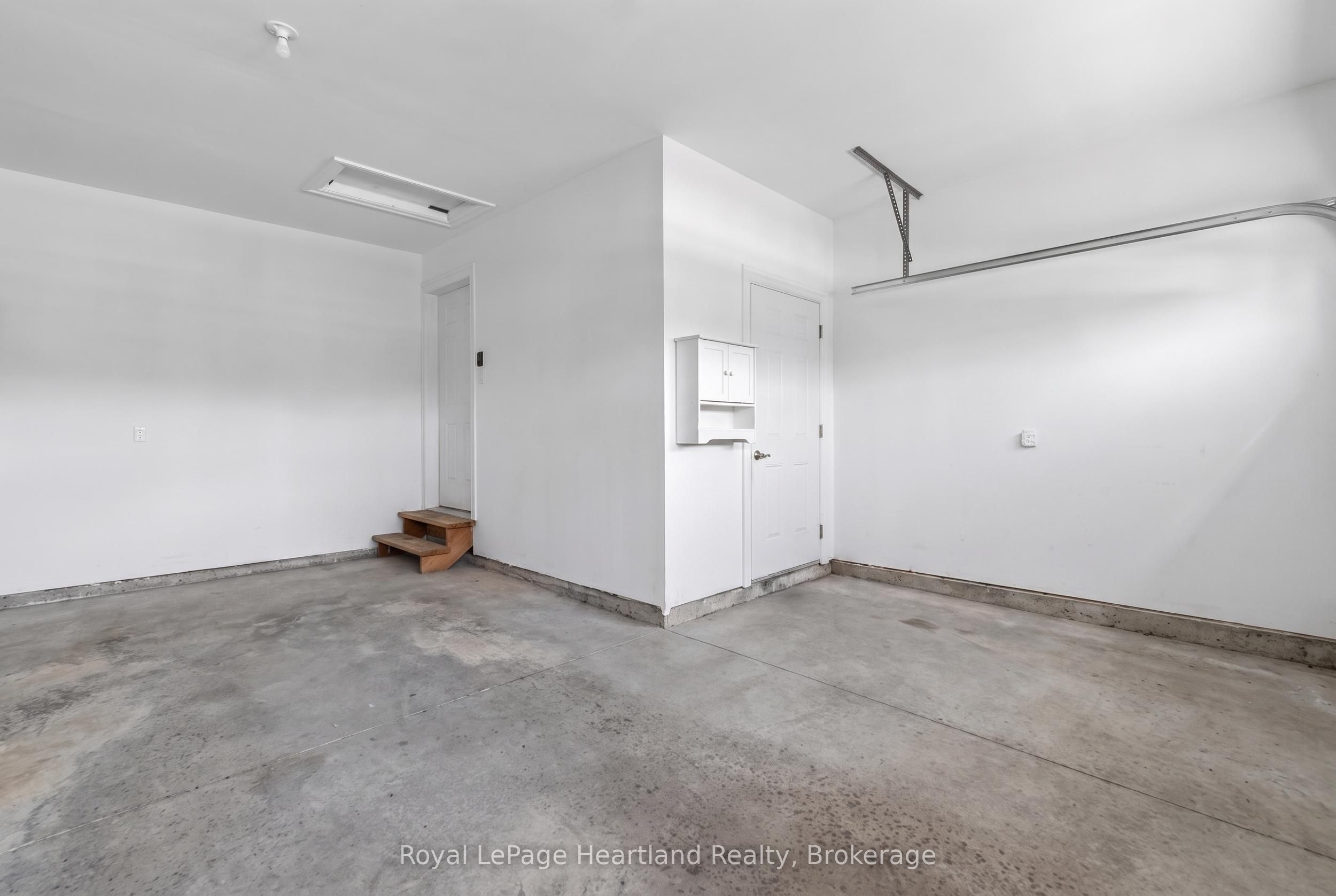 12 Windward Way N Property Photo 21