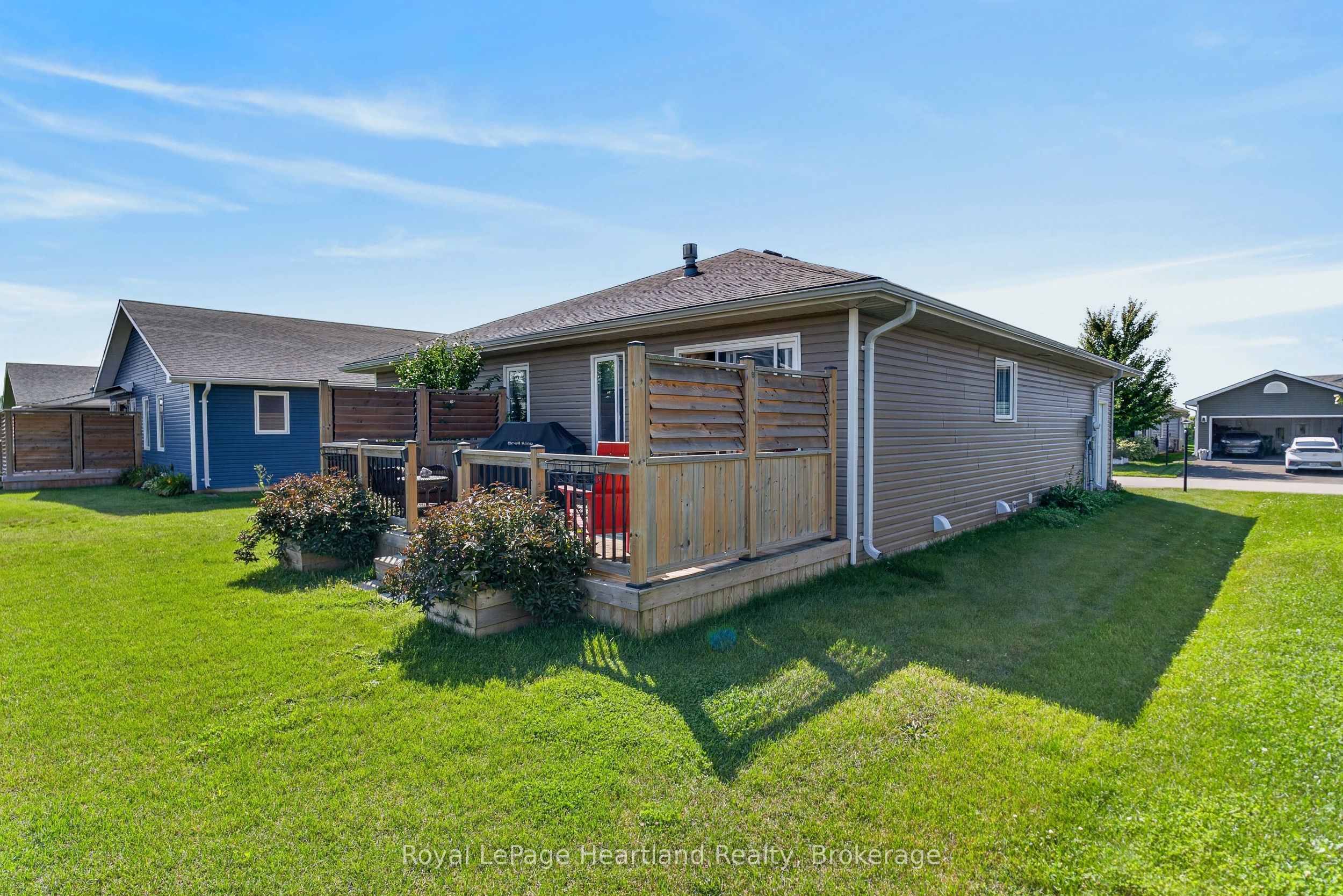 12 Windward Way N Property Photo 22