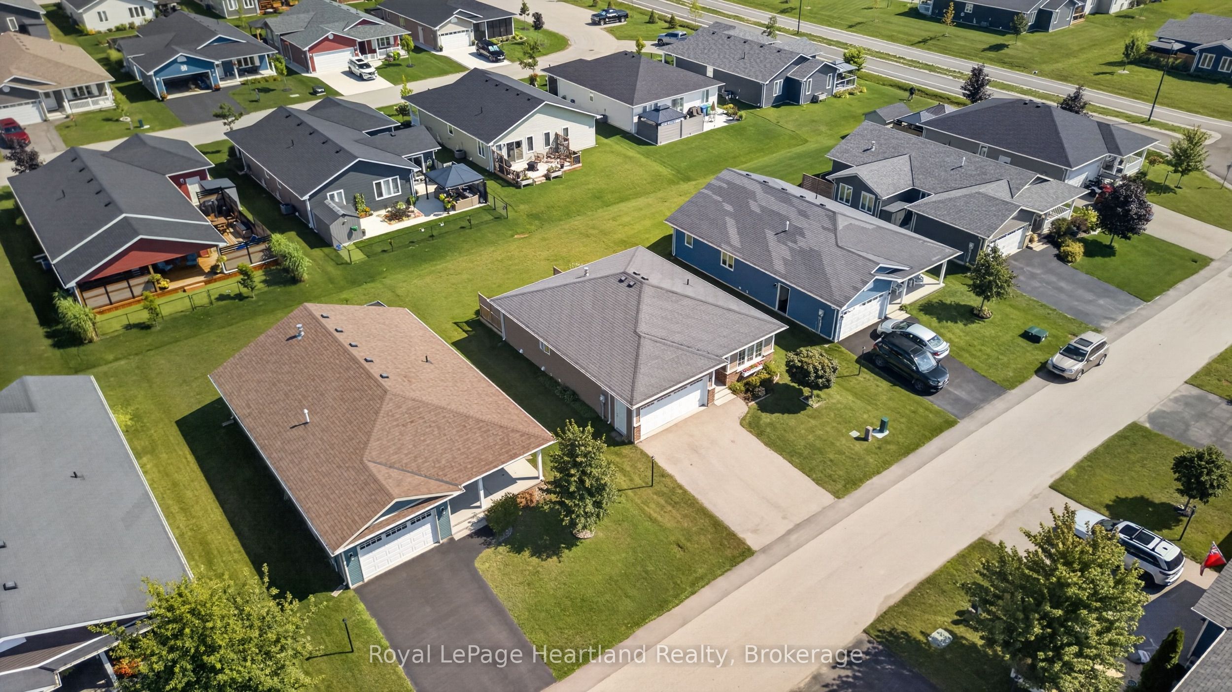 12 Windward Way N Property Photo 25