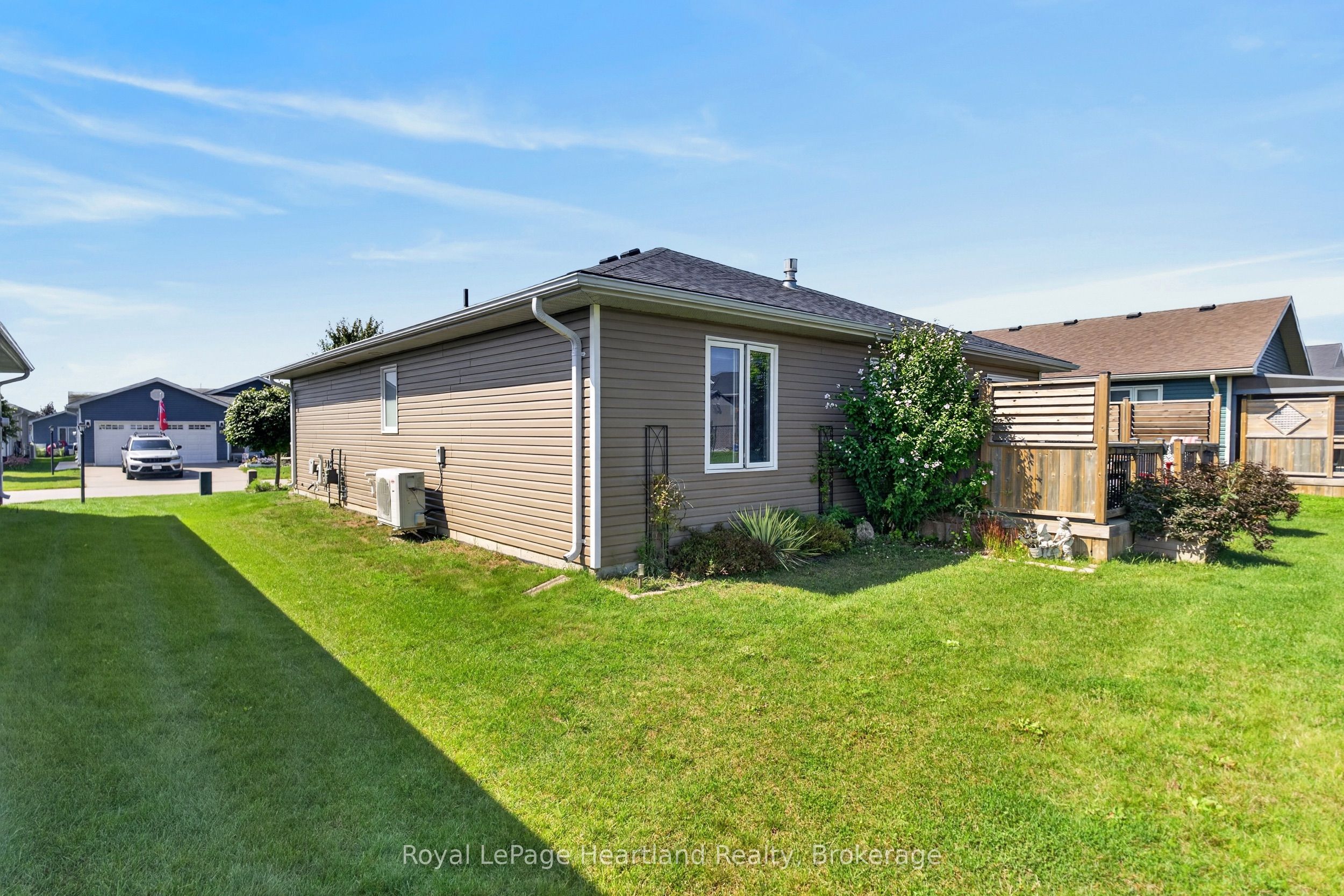 12 Windward Way N Property Photo 26