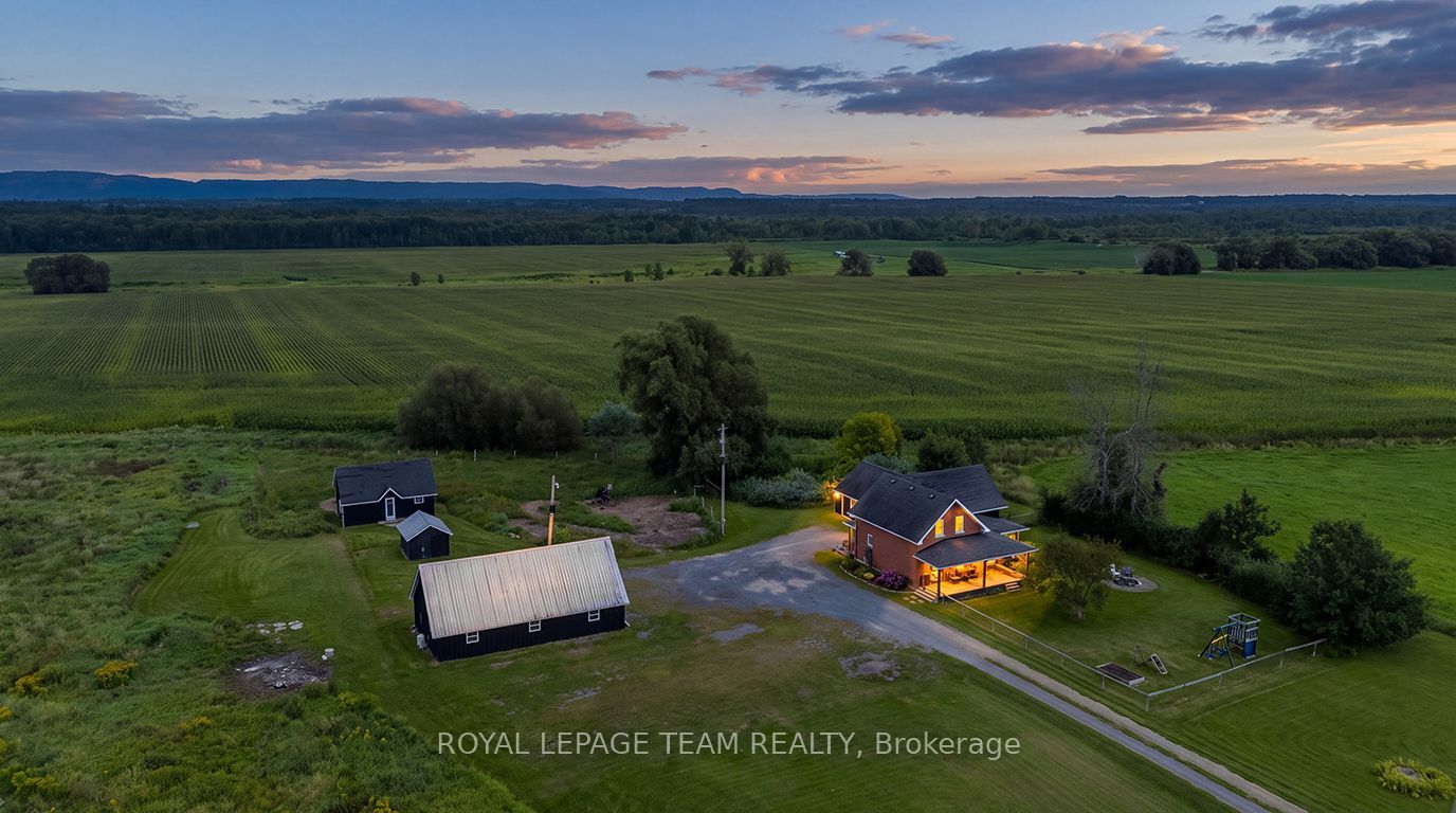 3570 Dunrobin Road Property Photo 1