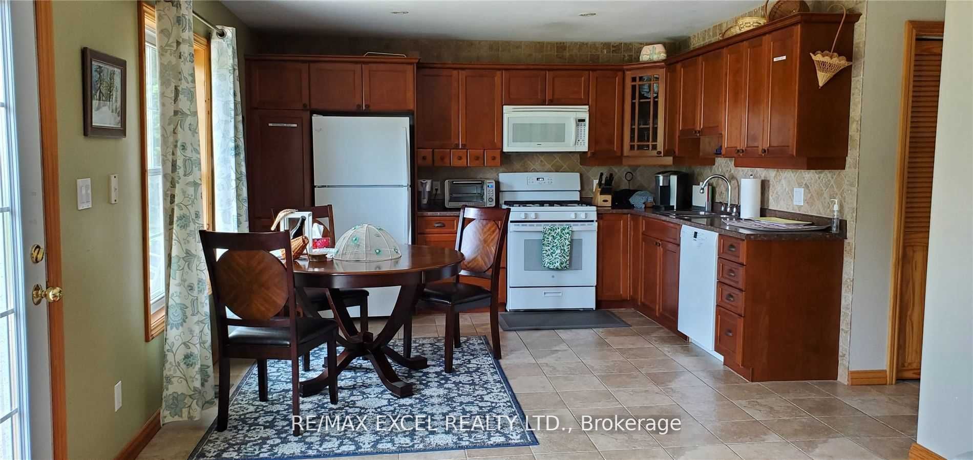 97 Mcgill Drive W Property Photo 7