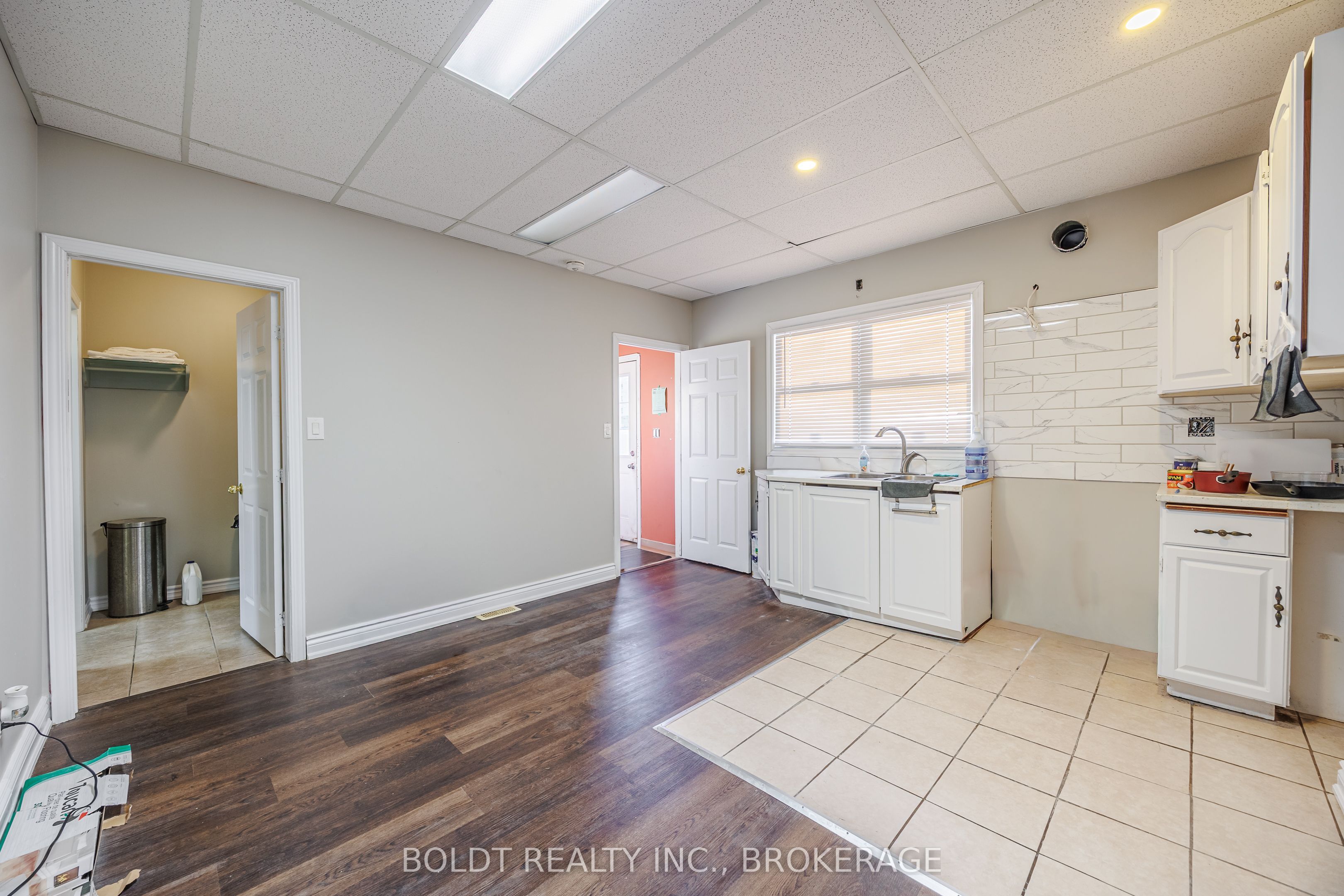 132 Welland Avenue Property Photo 4