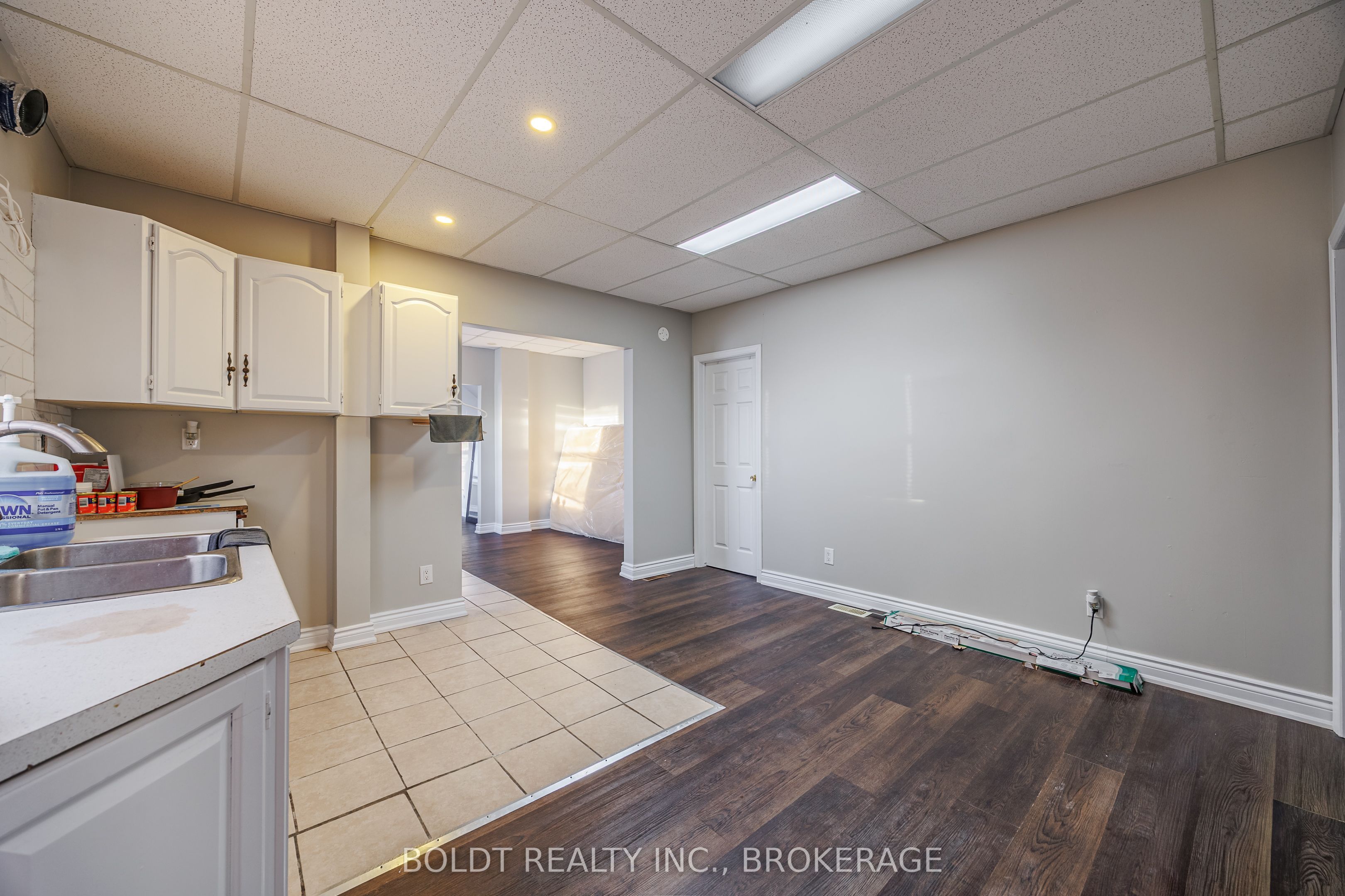 132 Welland Avenue Property Photo 5
