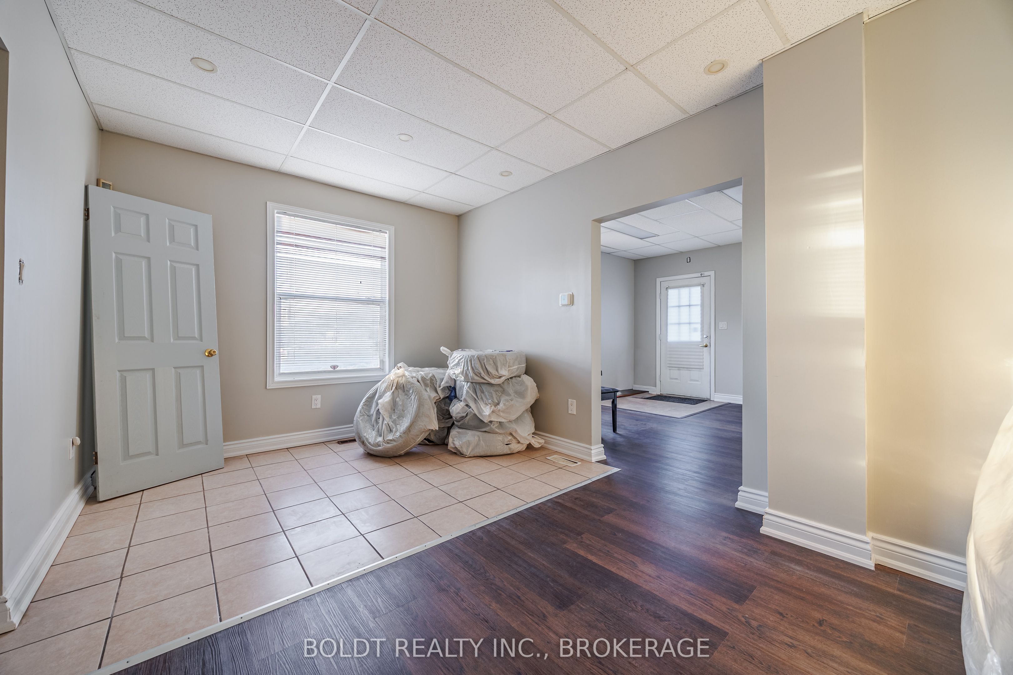 132 Welland Avenue Property Photo 7