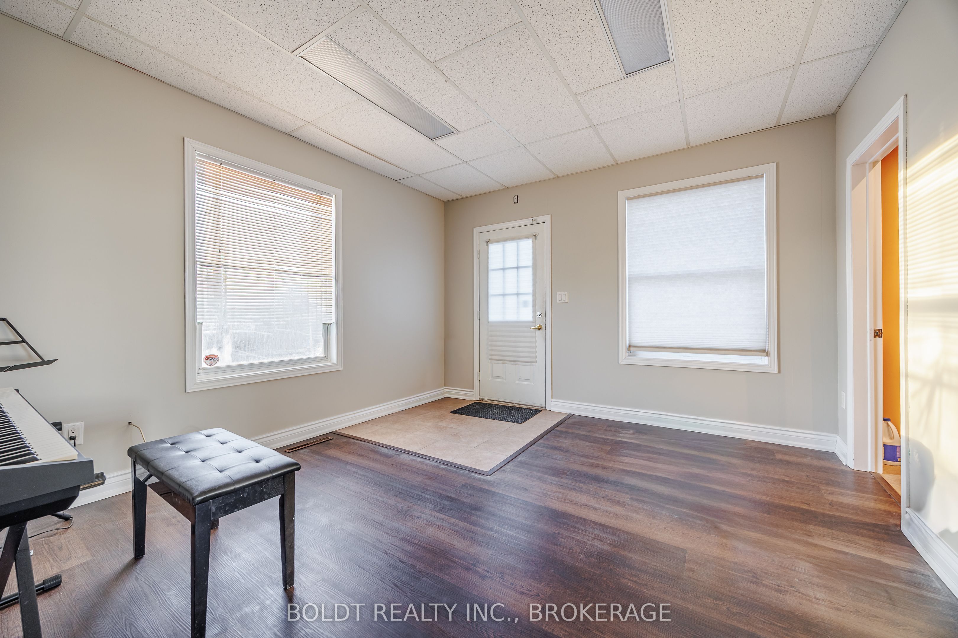 132 Welland Avenue Property Photo 9