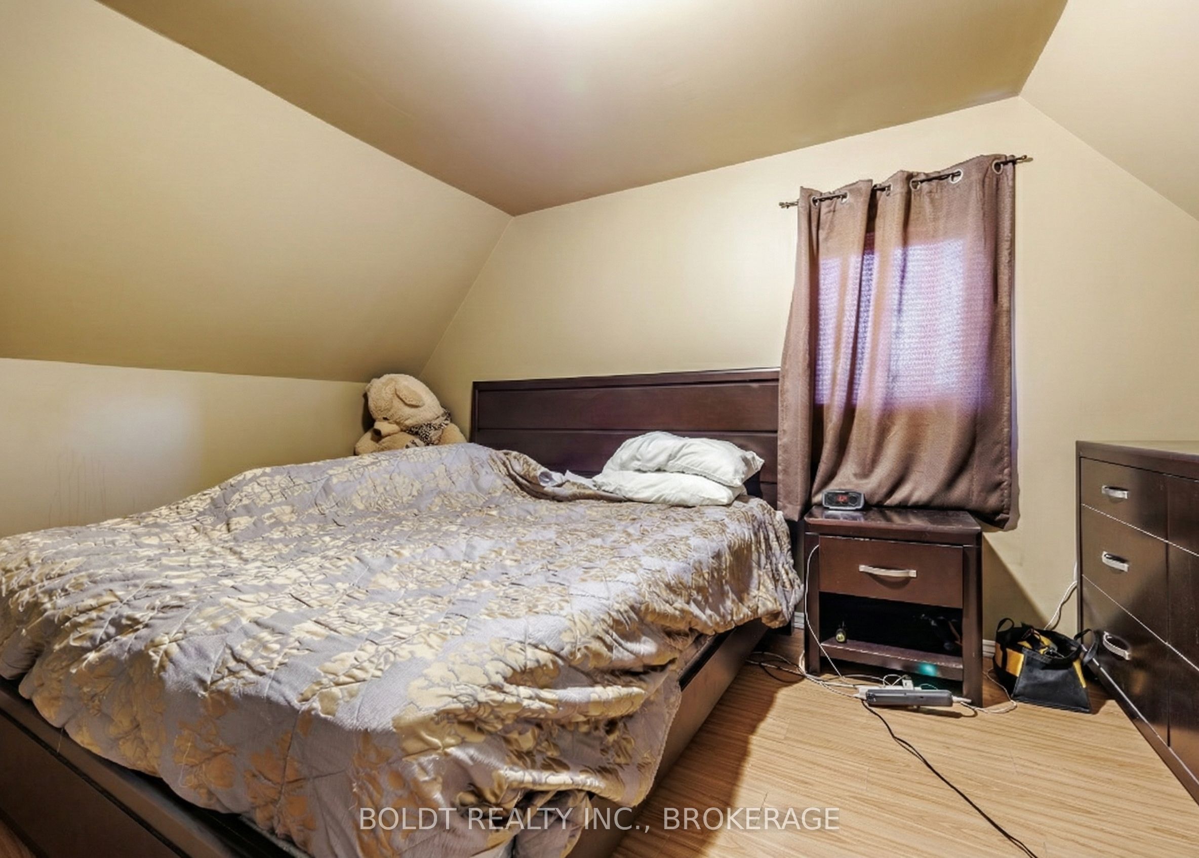 132 Welland Avenue Property Photo 11