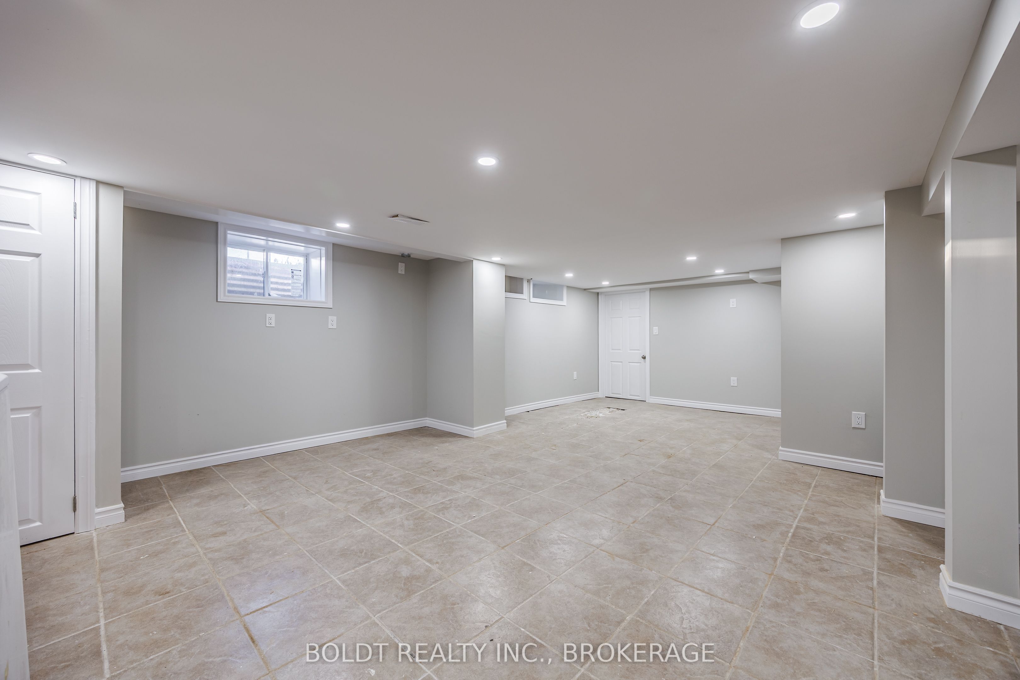 132 Welland Avenue Property Photo 14