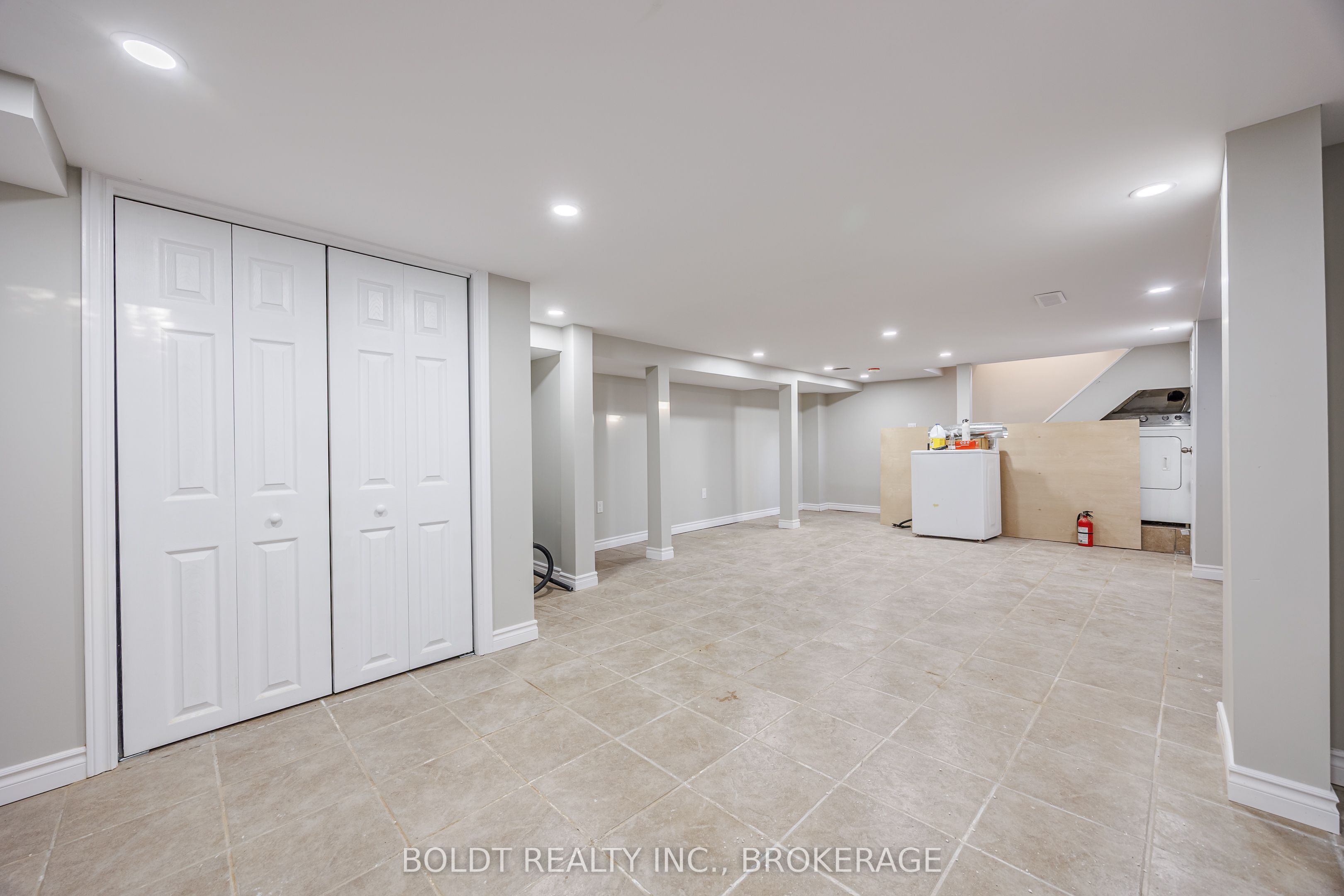 132 Welland Avenue Property Photo 15