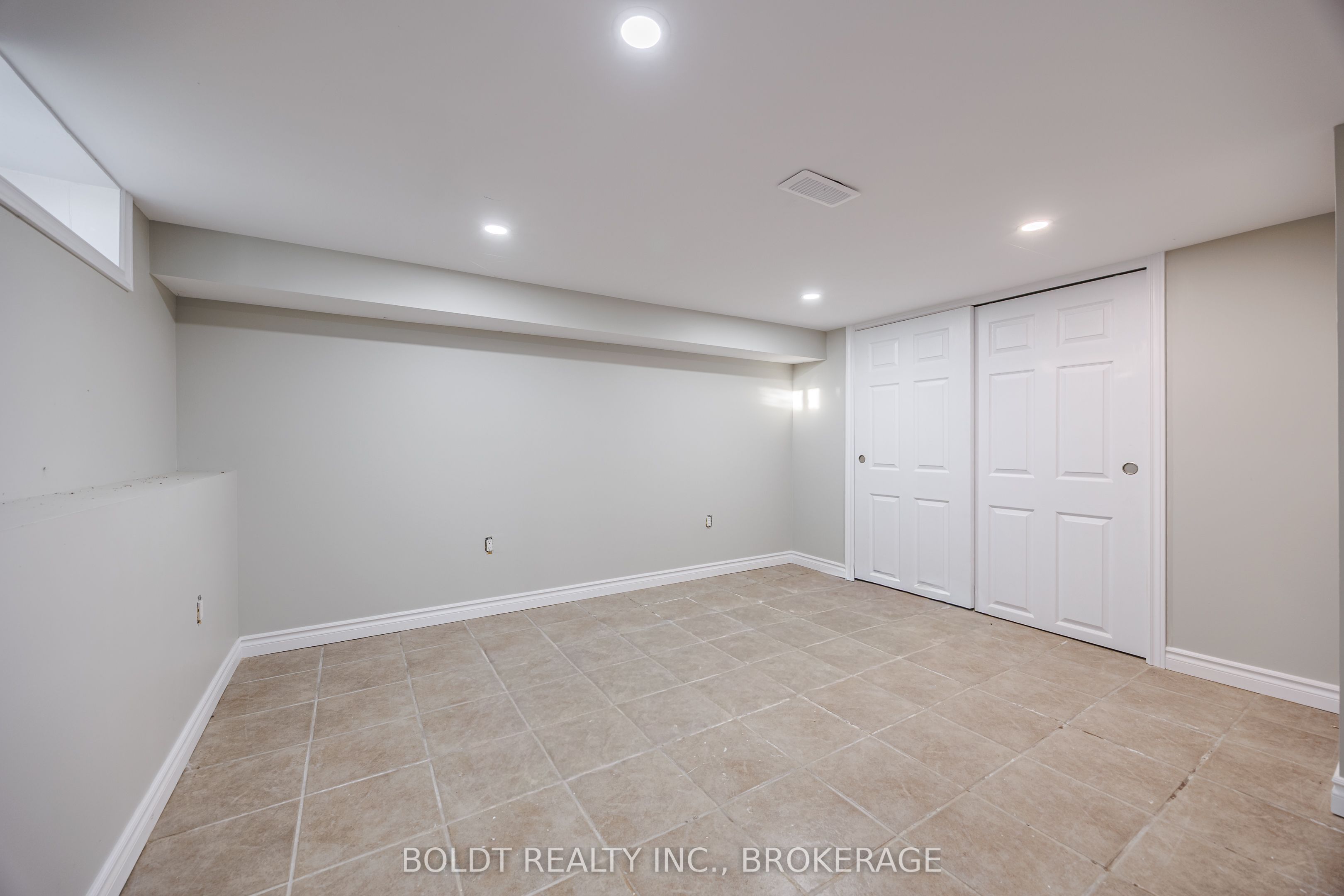 132 Welland Avenue Property Photo 16