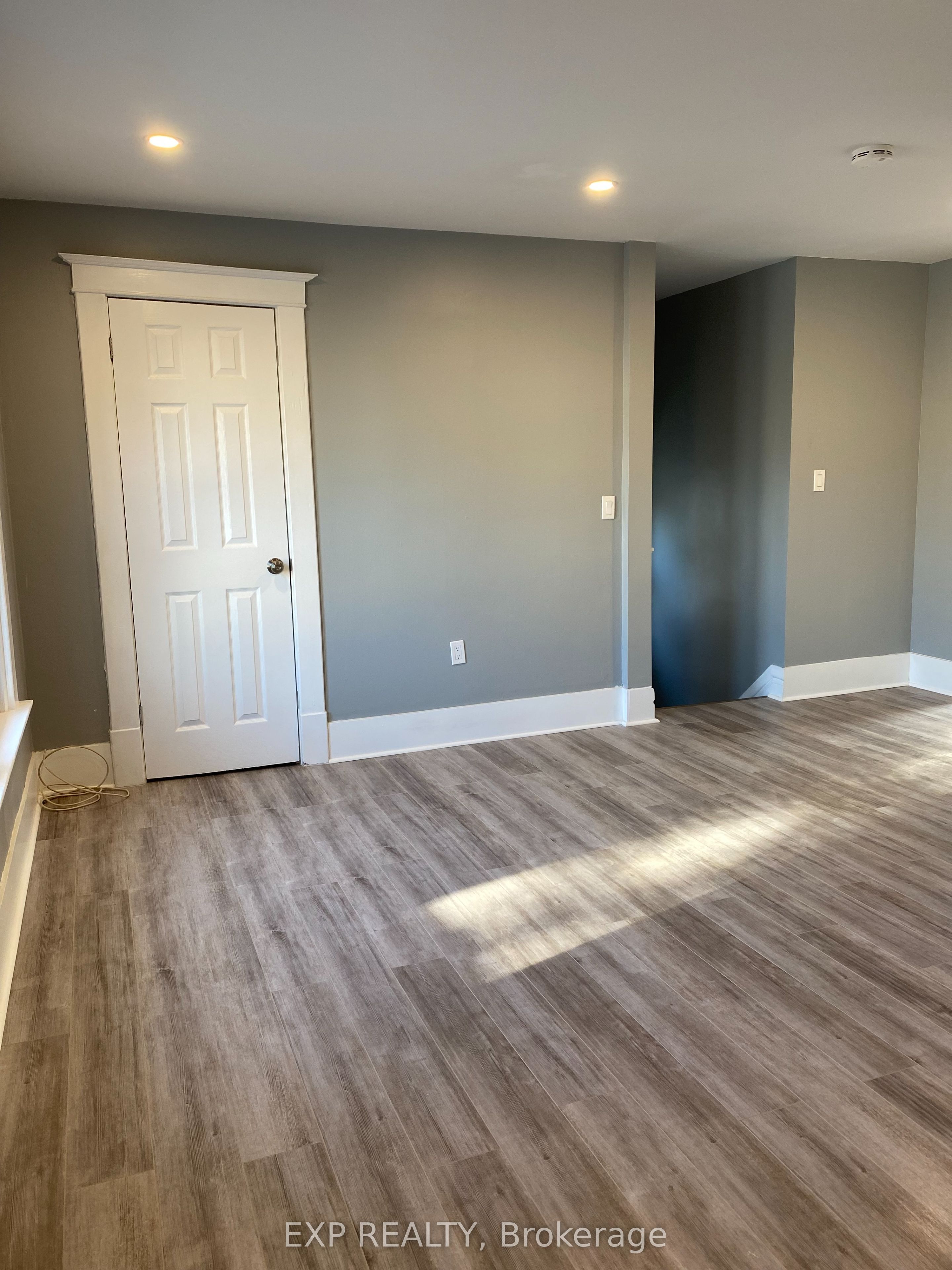 104 Lowell Avenue Upper Level Property Photo 3