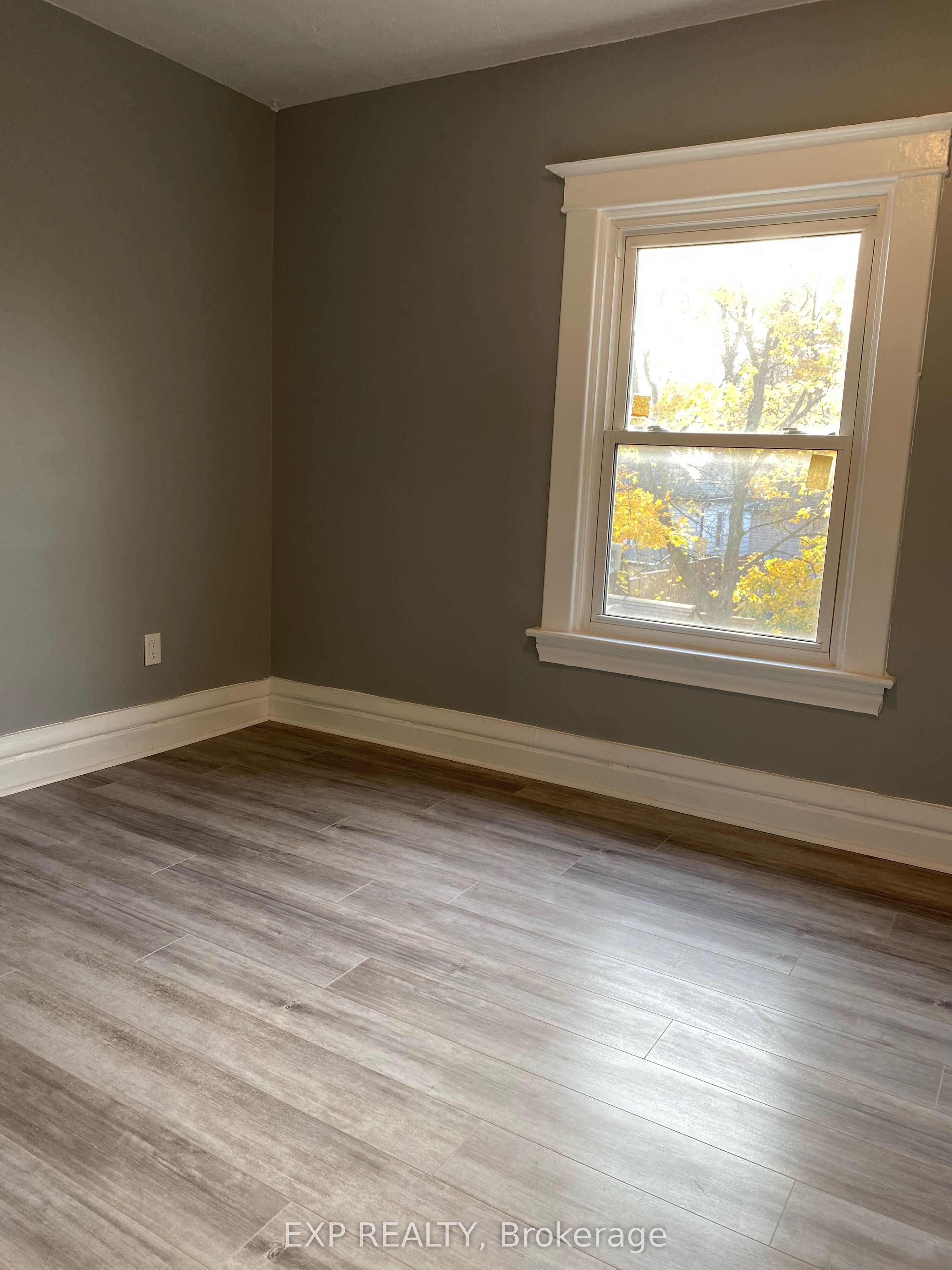 104 Lowell Avenue Upper Level Property Photo 5