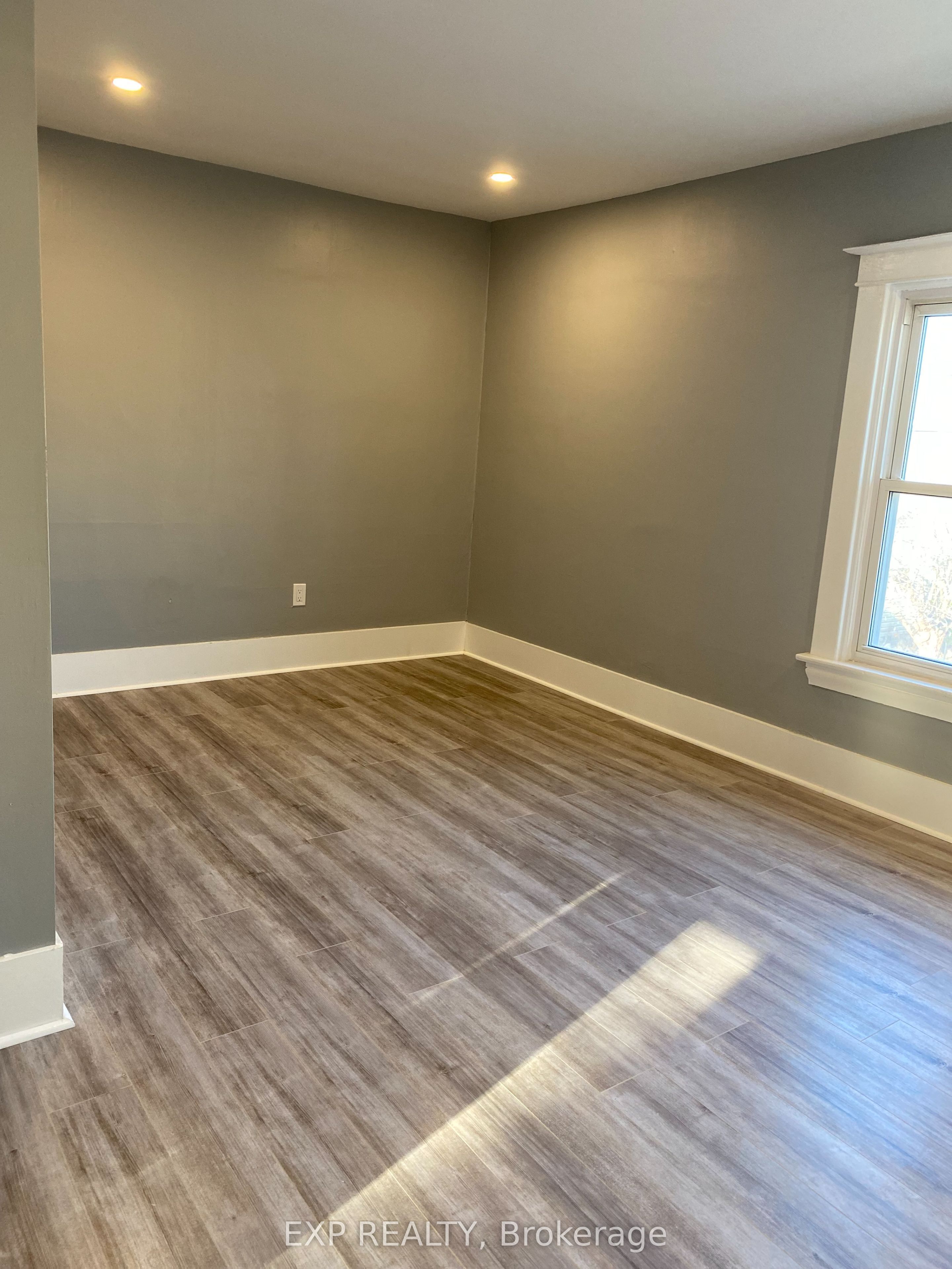 104 Lowell Avenue Upper Level Property Photo 6
