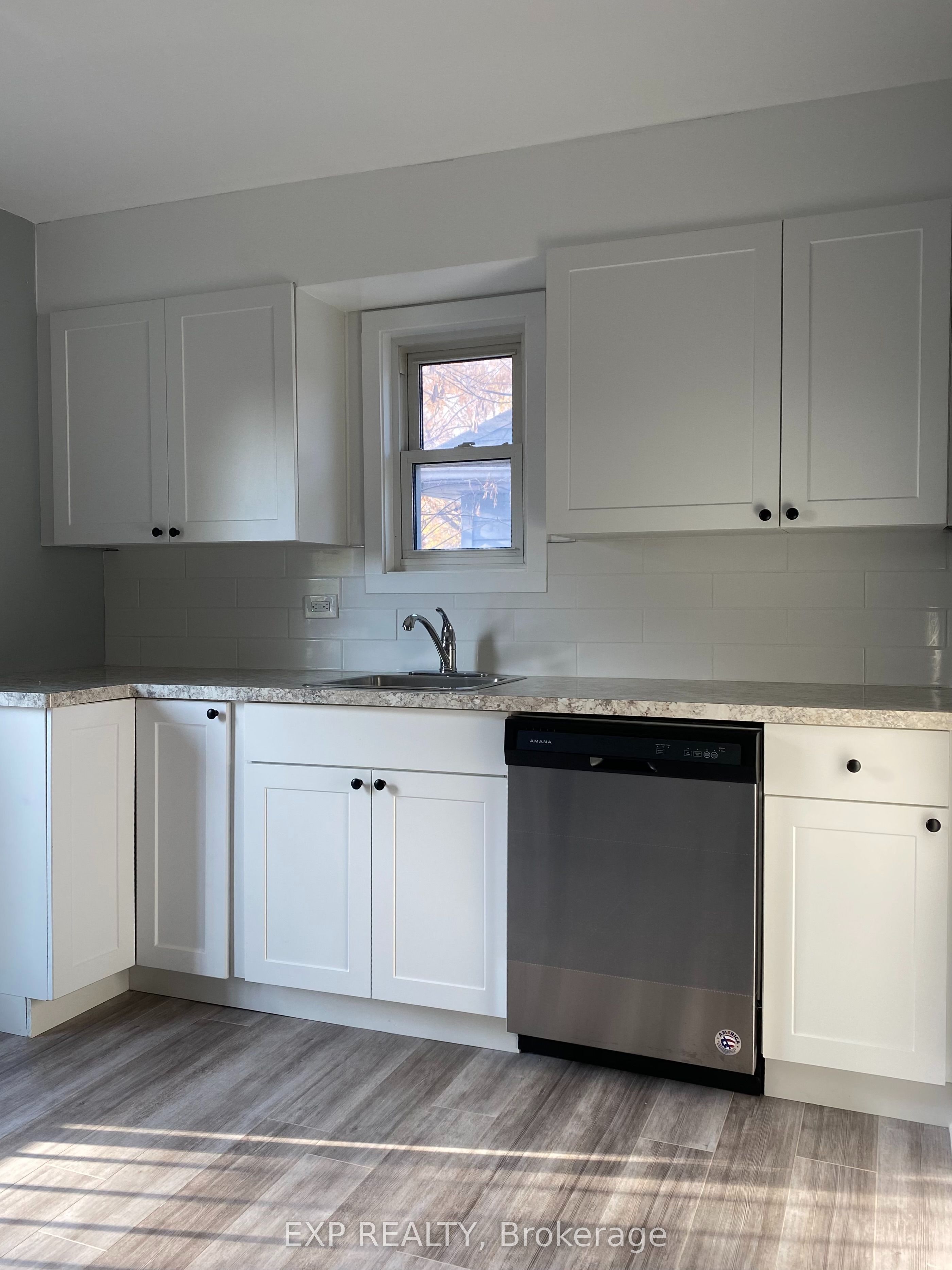 104 Lowell Avenue Upper Level Property Photo 8