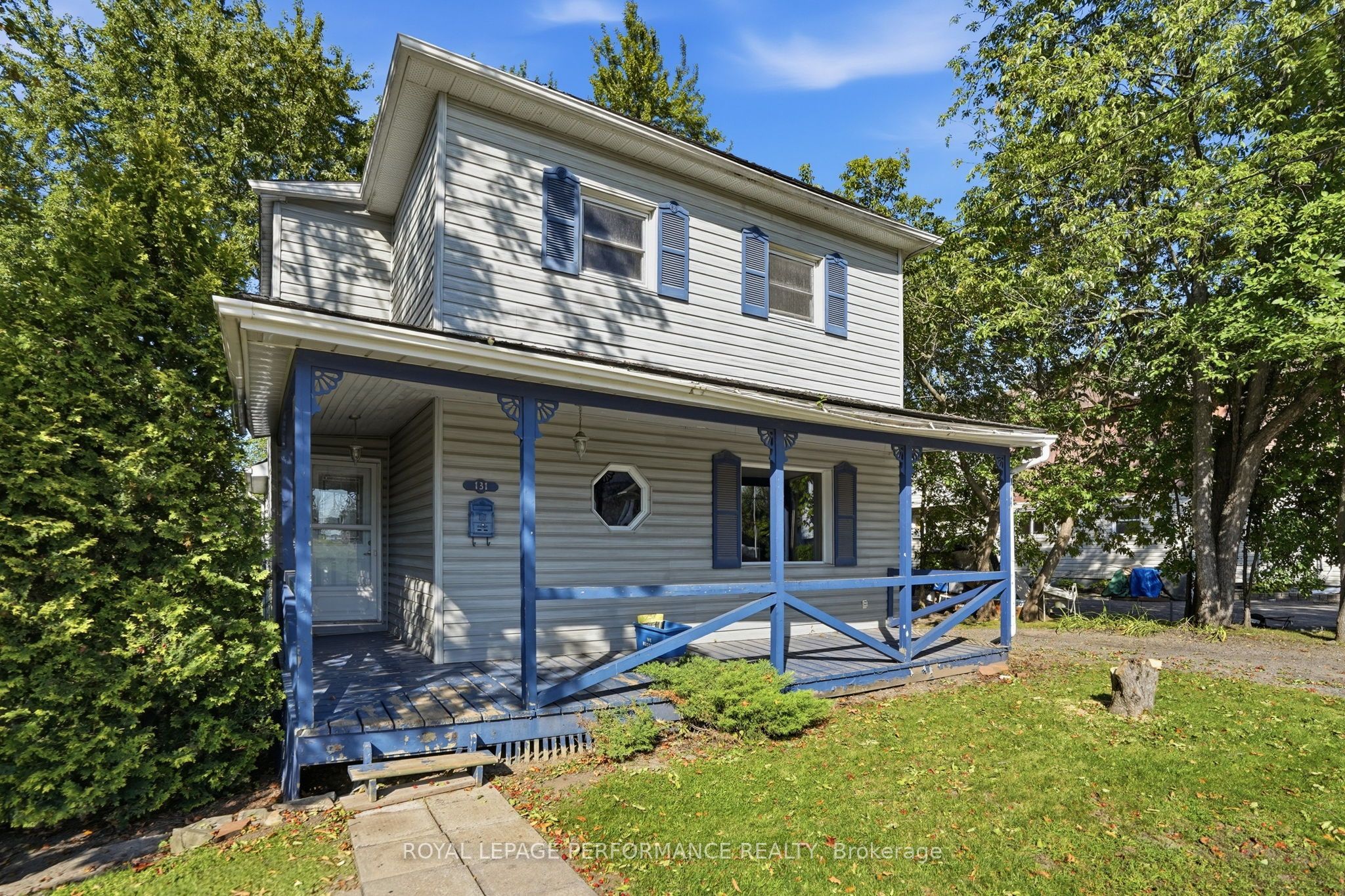 131 Nelson Street E Property Photo 2