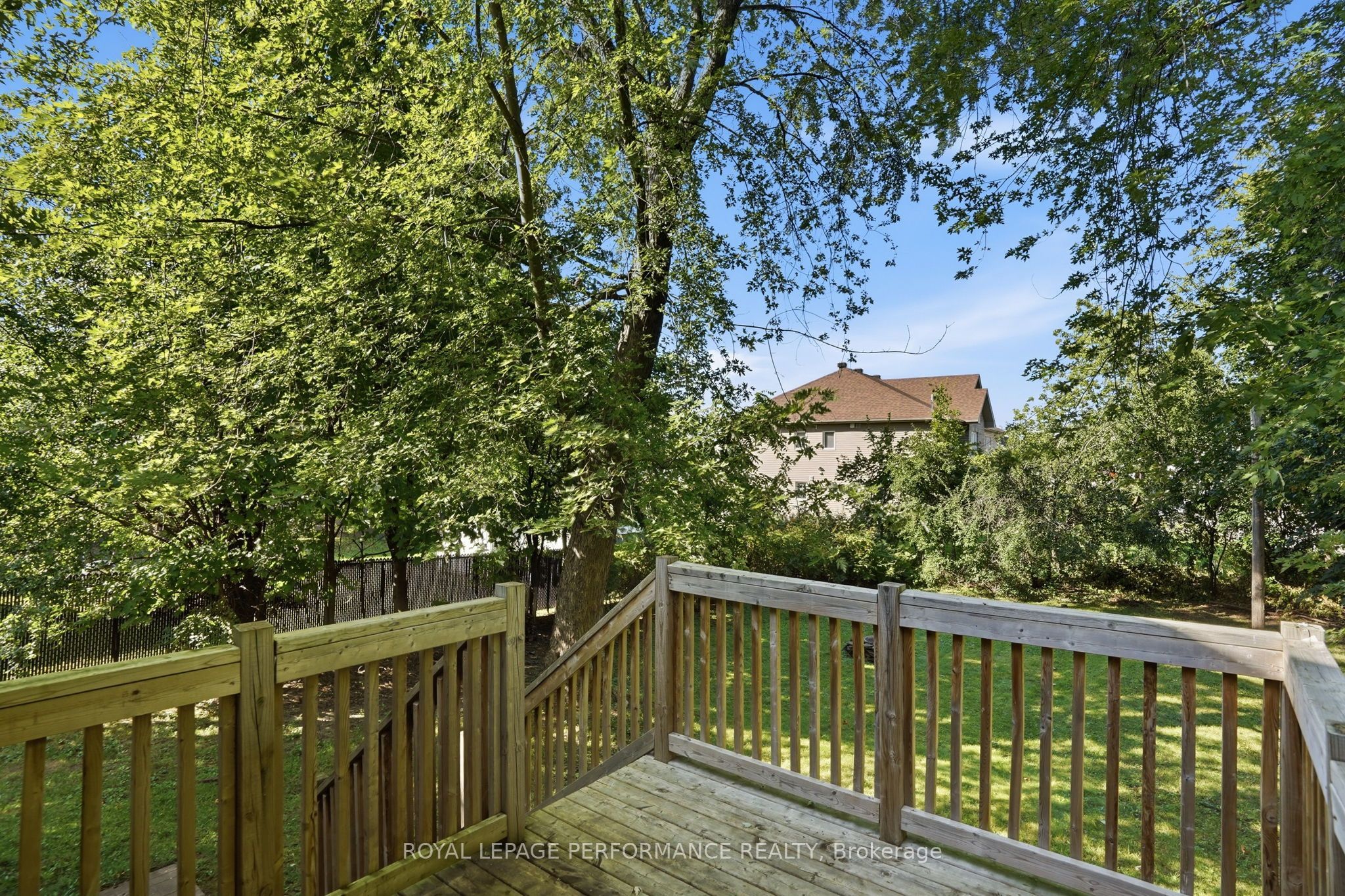131 Nelson Street E Property Photo 5