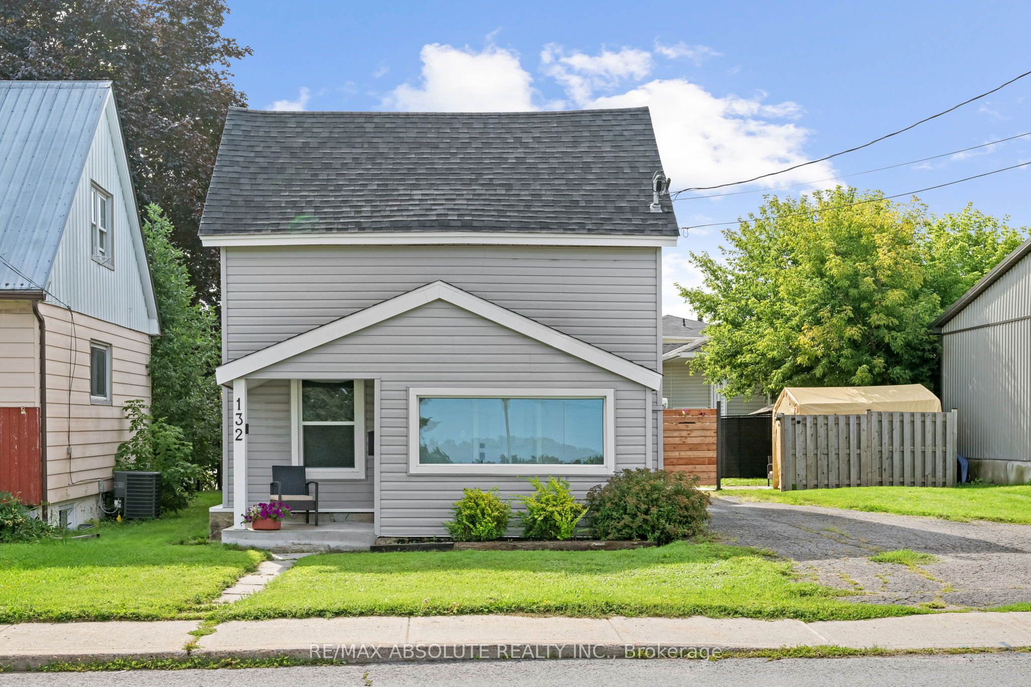 132 Edward Street S