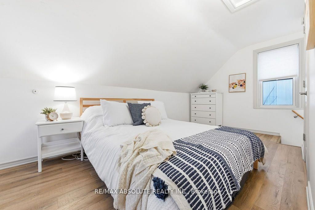 132 Edward Street S Property Photo 13