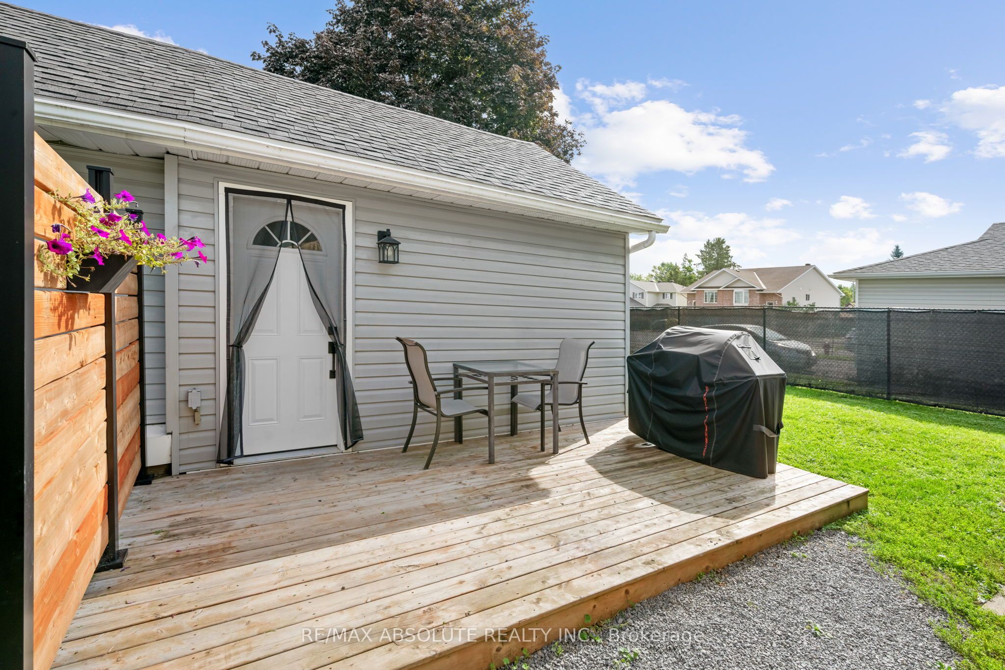 132 Edward Street S Property Photo 17