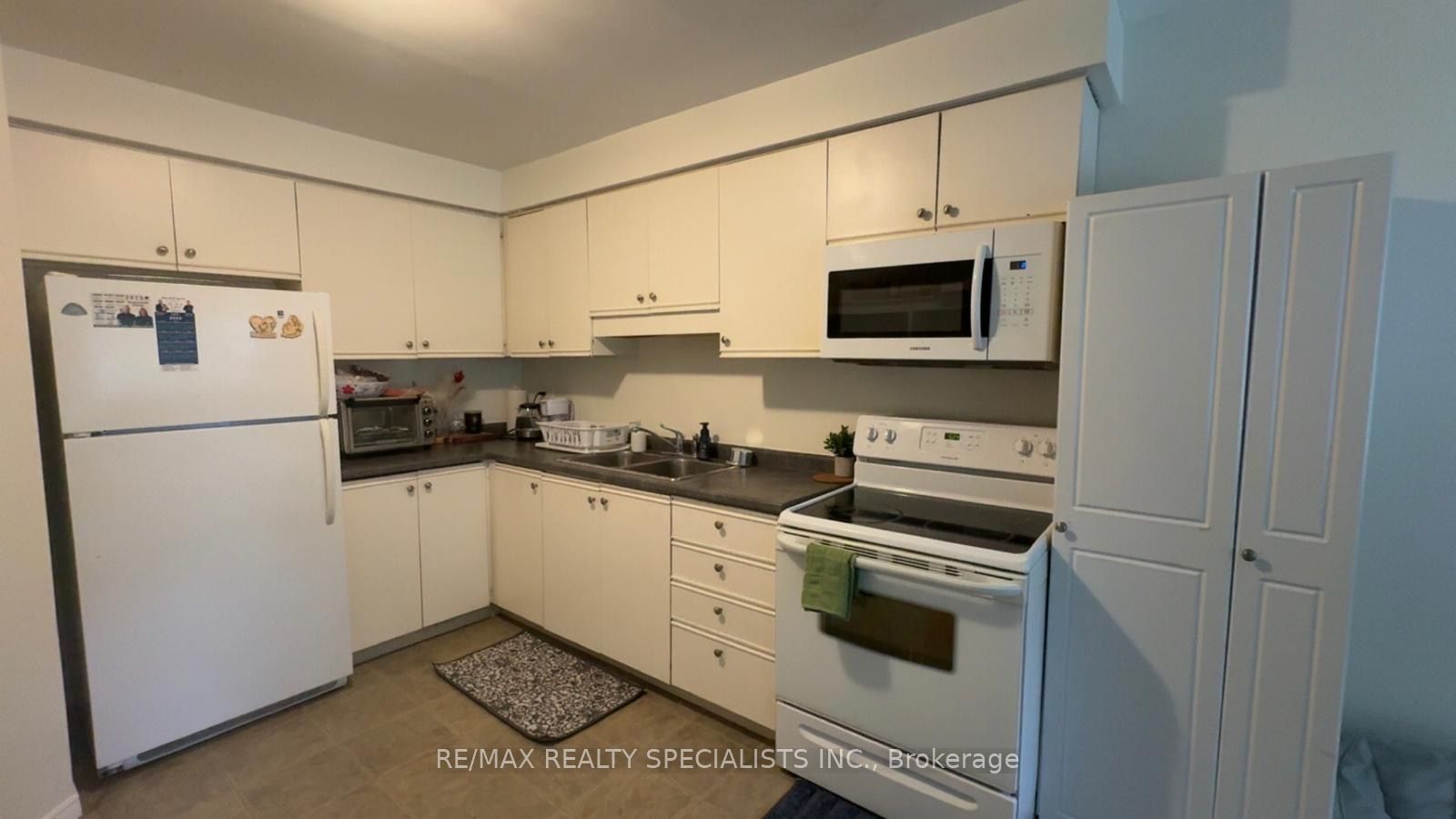 159 Brantwood Park Road 159a Property Photo 2