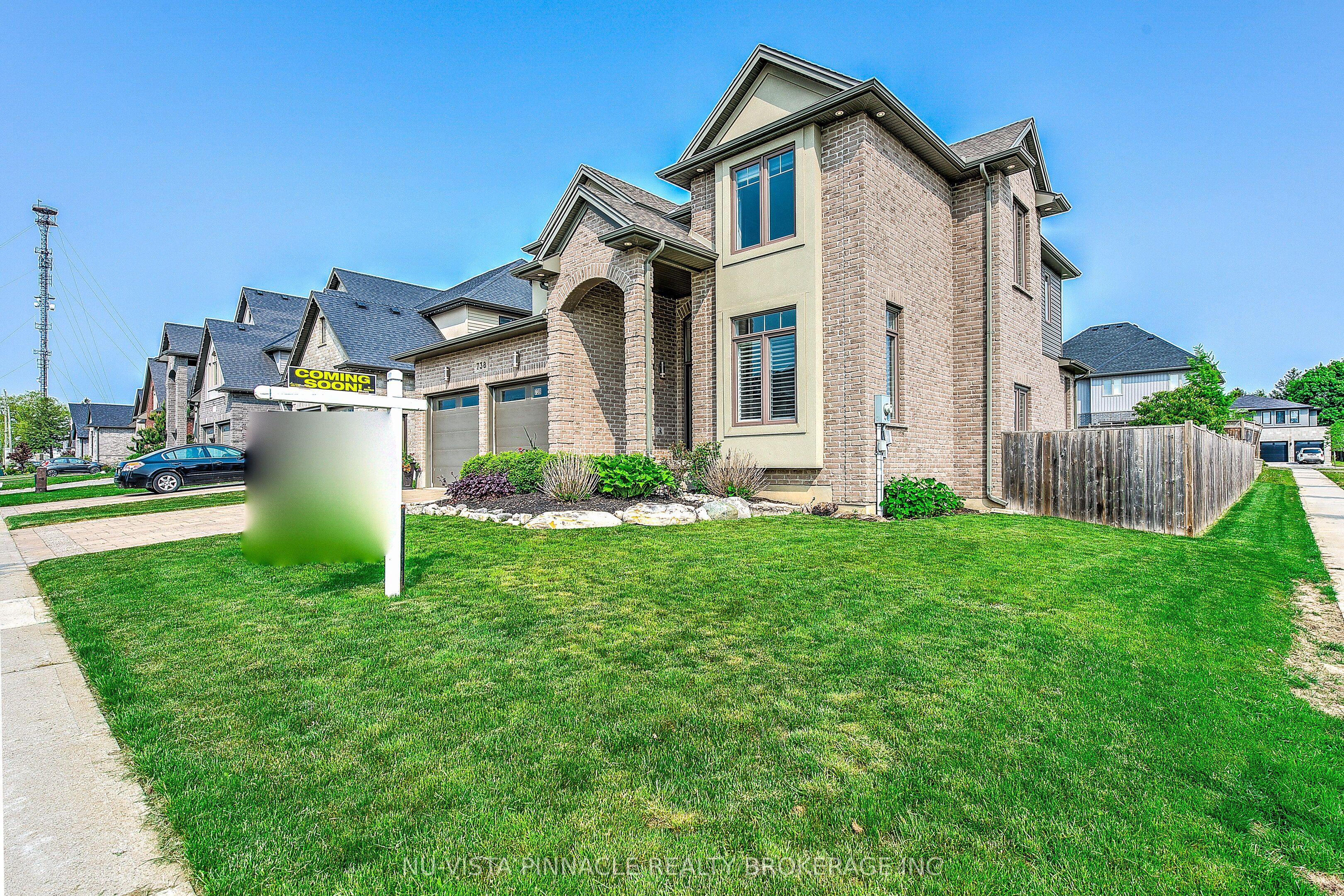 738 Hickoryridge Common Property Photo 3