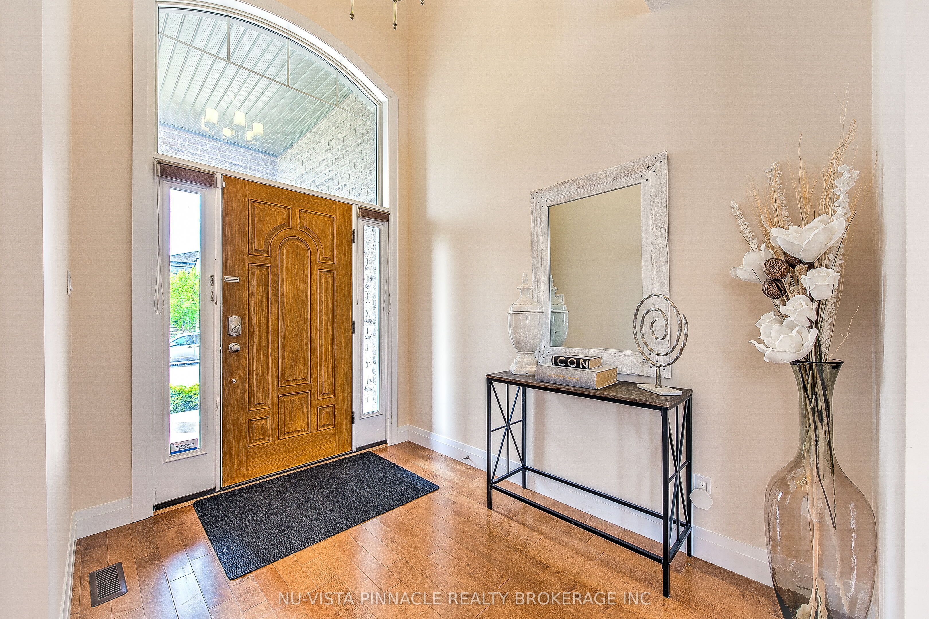 738 Hickoryridge Common Property Photo 6