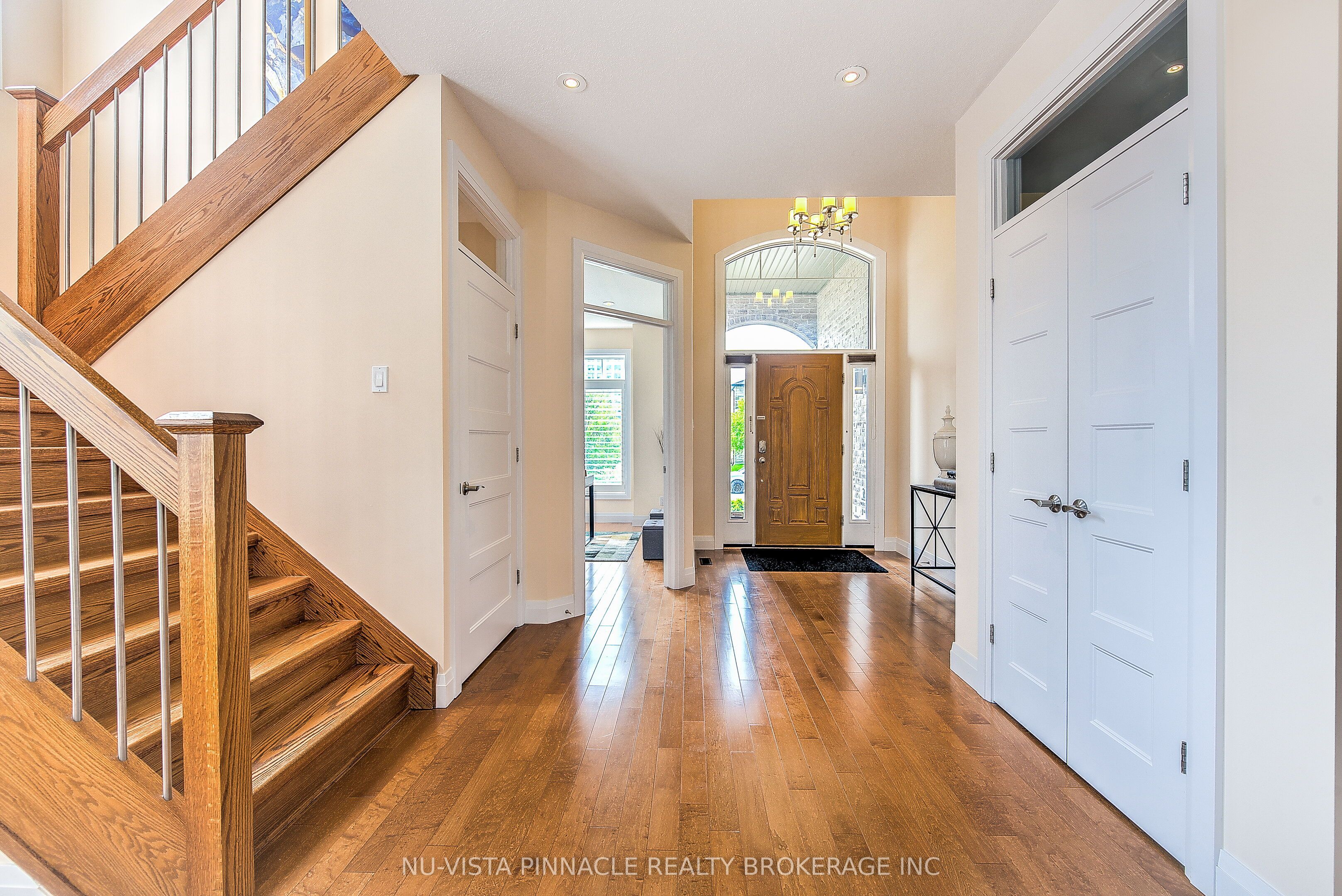 738 Hickoryridge Common Property Photo 9