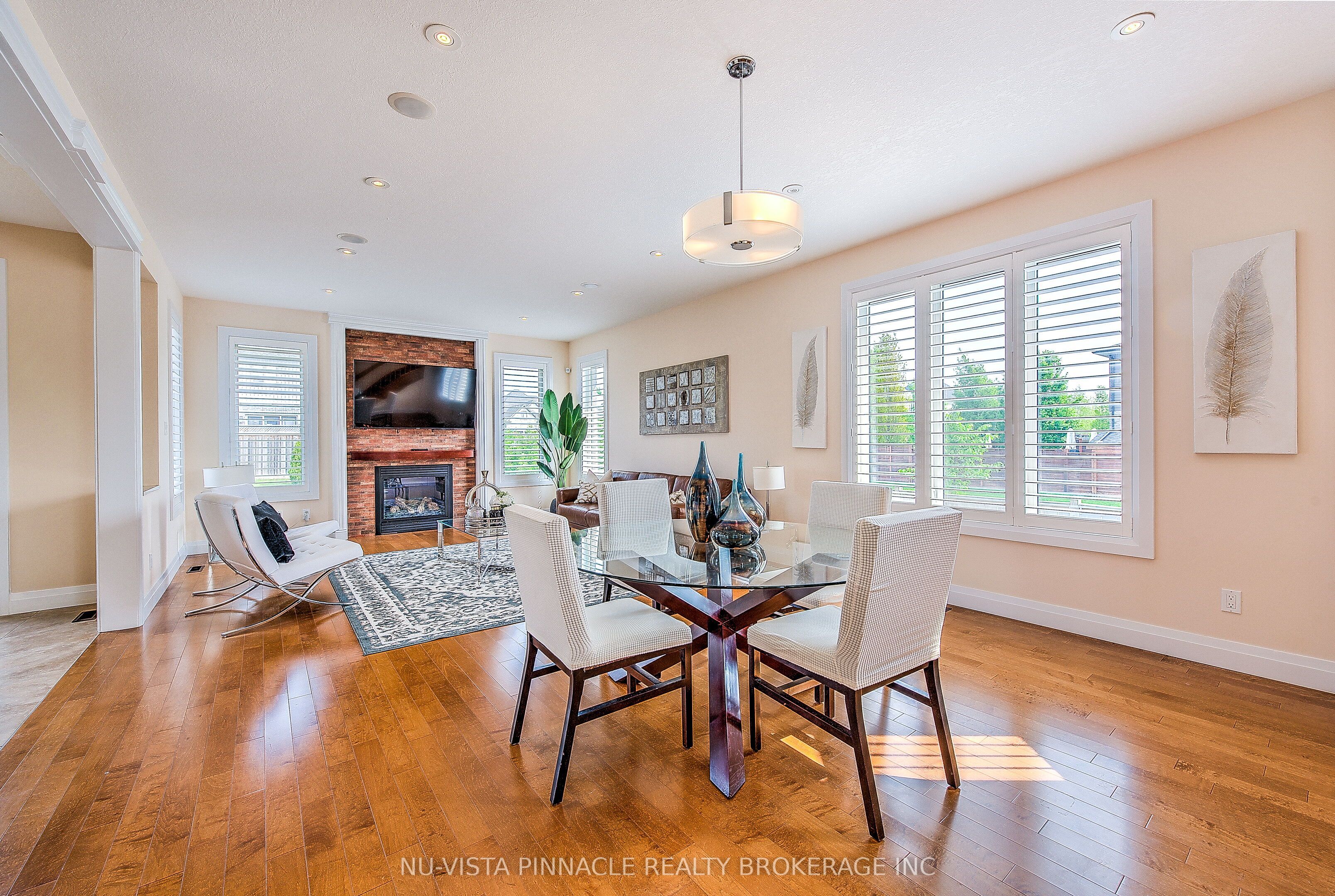 738 Hickoryridge Common Property Photo 11