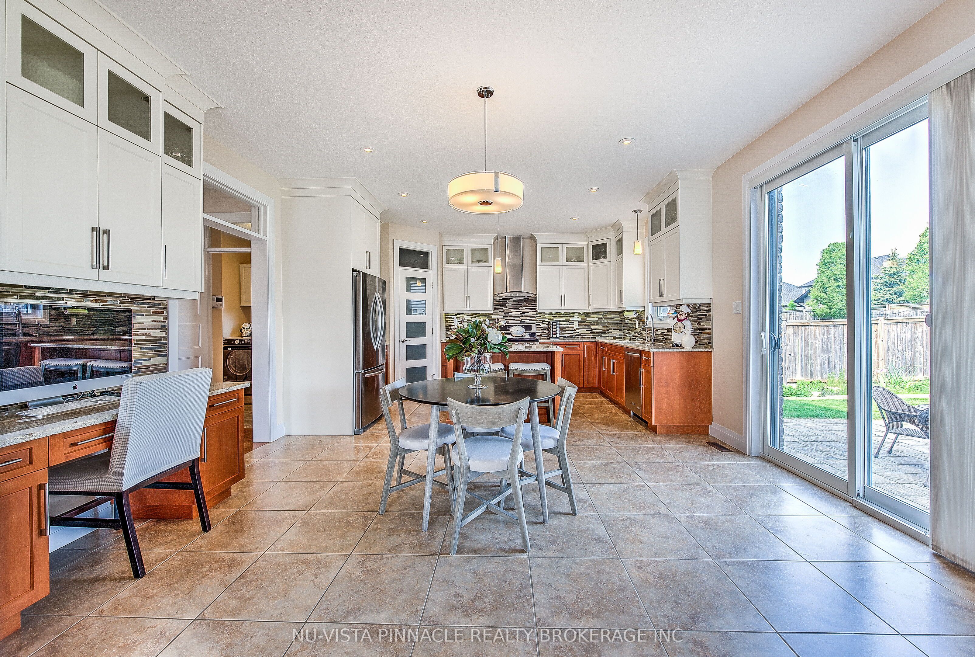 738 Hickoryridge Common Property Photo 14