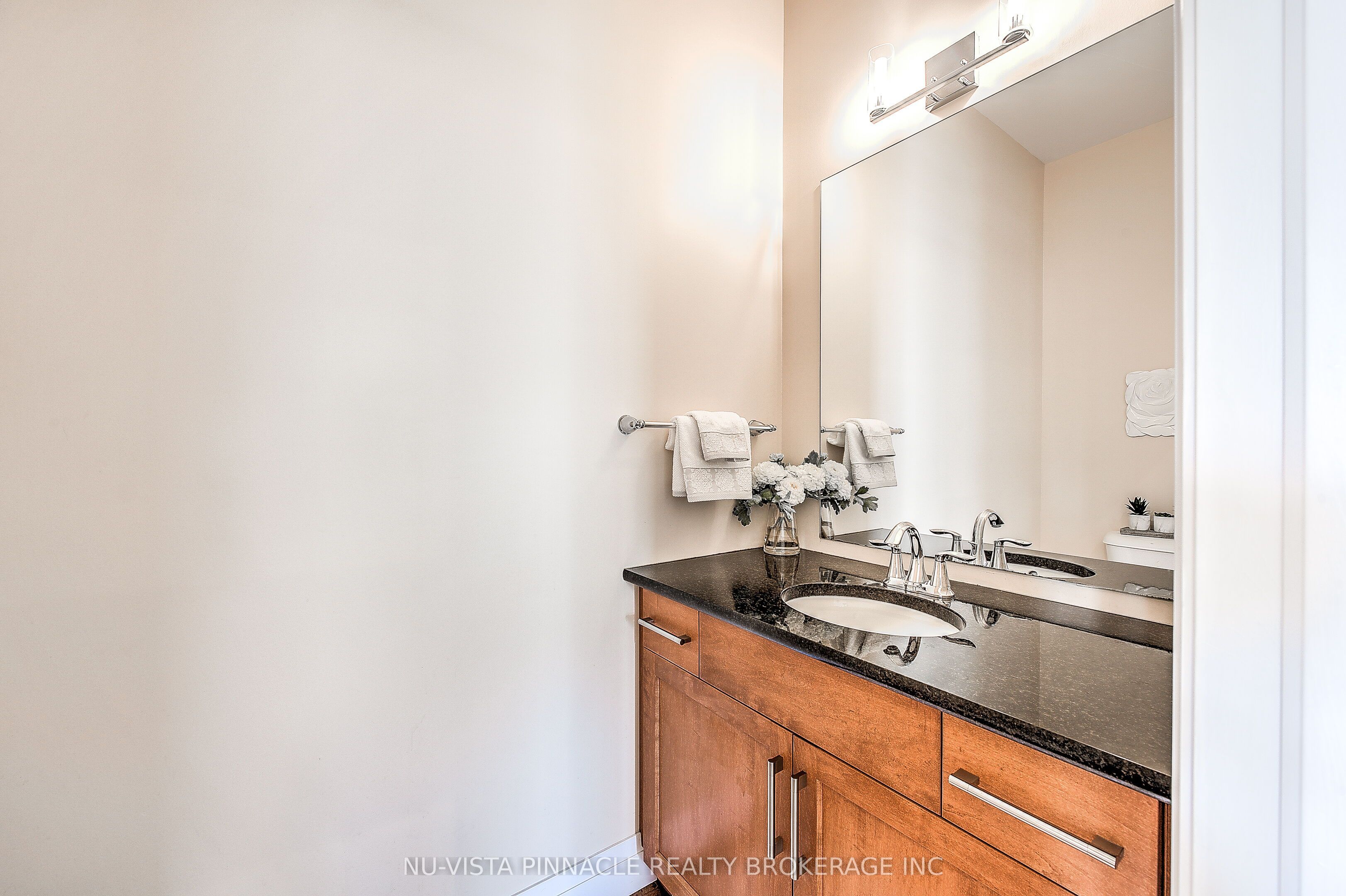 738 Hickoryridge Common Property Photo 23