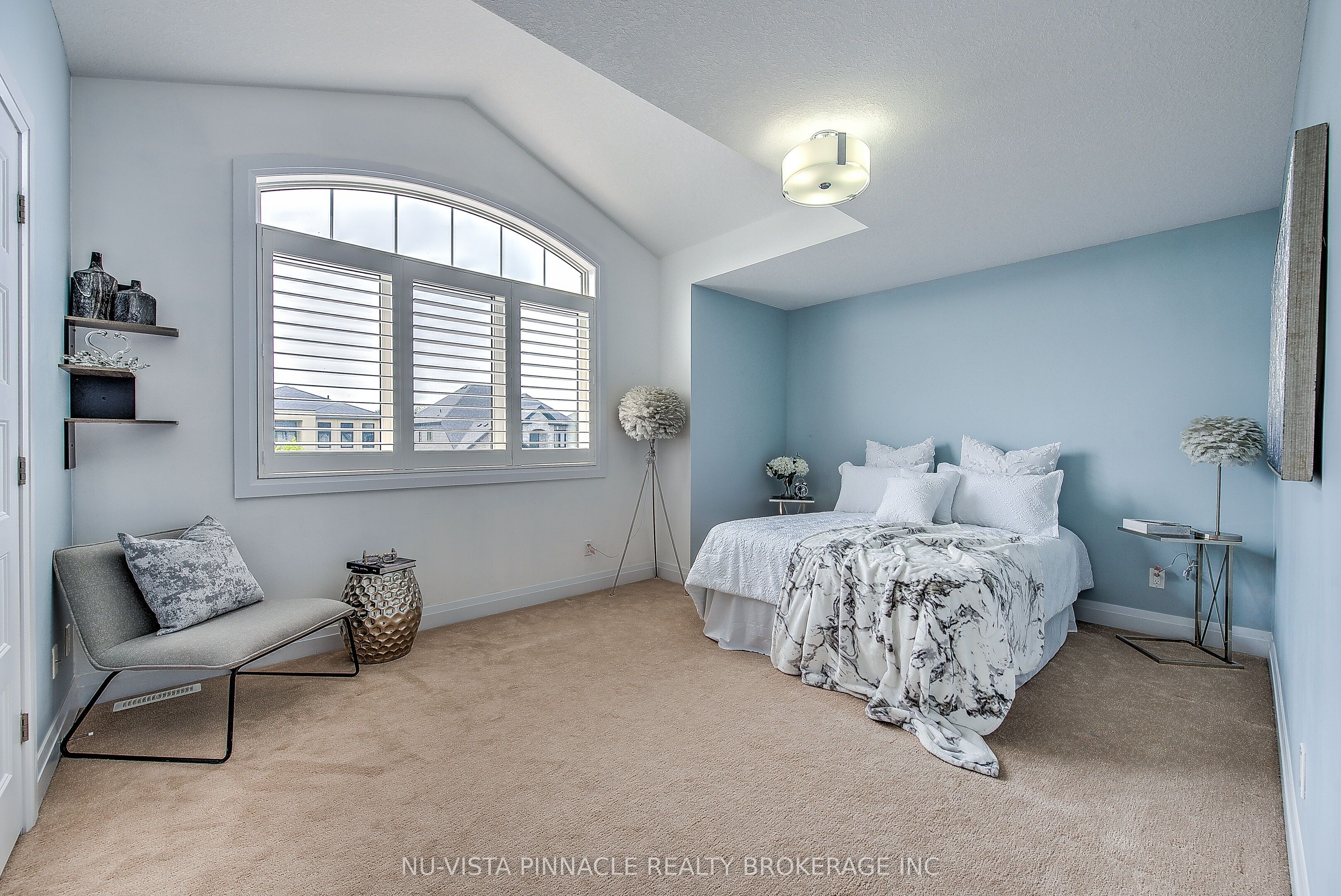 738 Hickoryridge Common Property Photo 32
