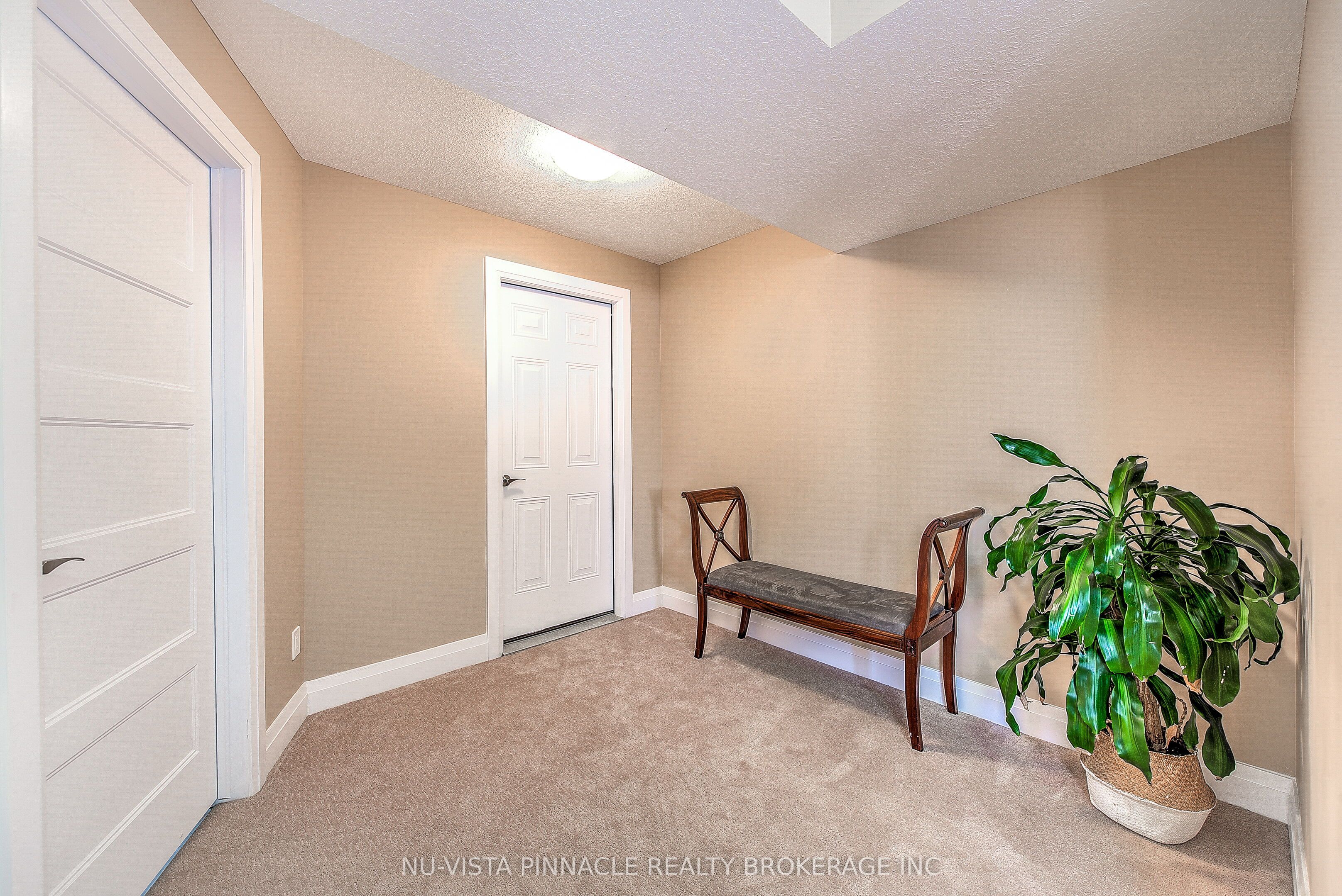 738 Hickoryridge Common Property Photo 36