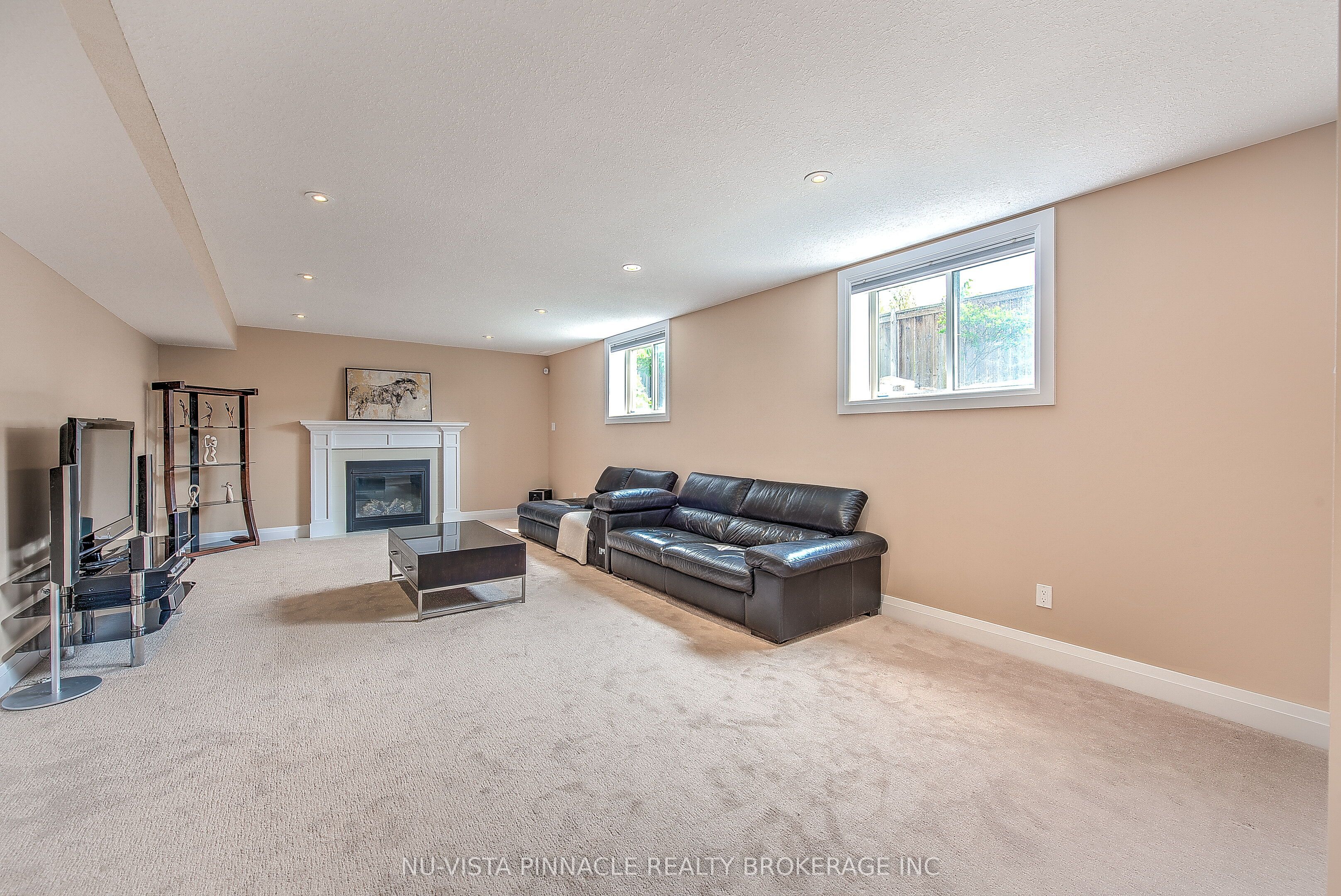 738 Hickoryridge Common Property Photo 37
