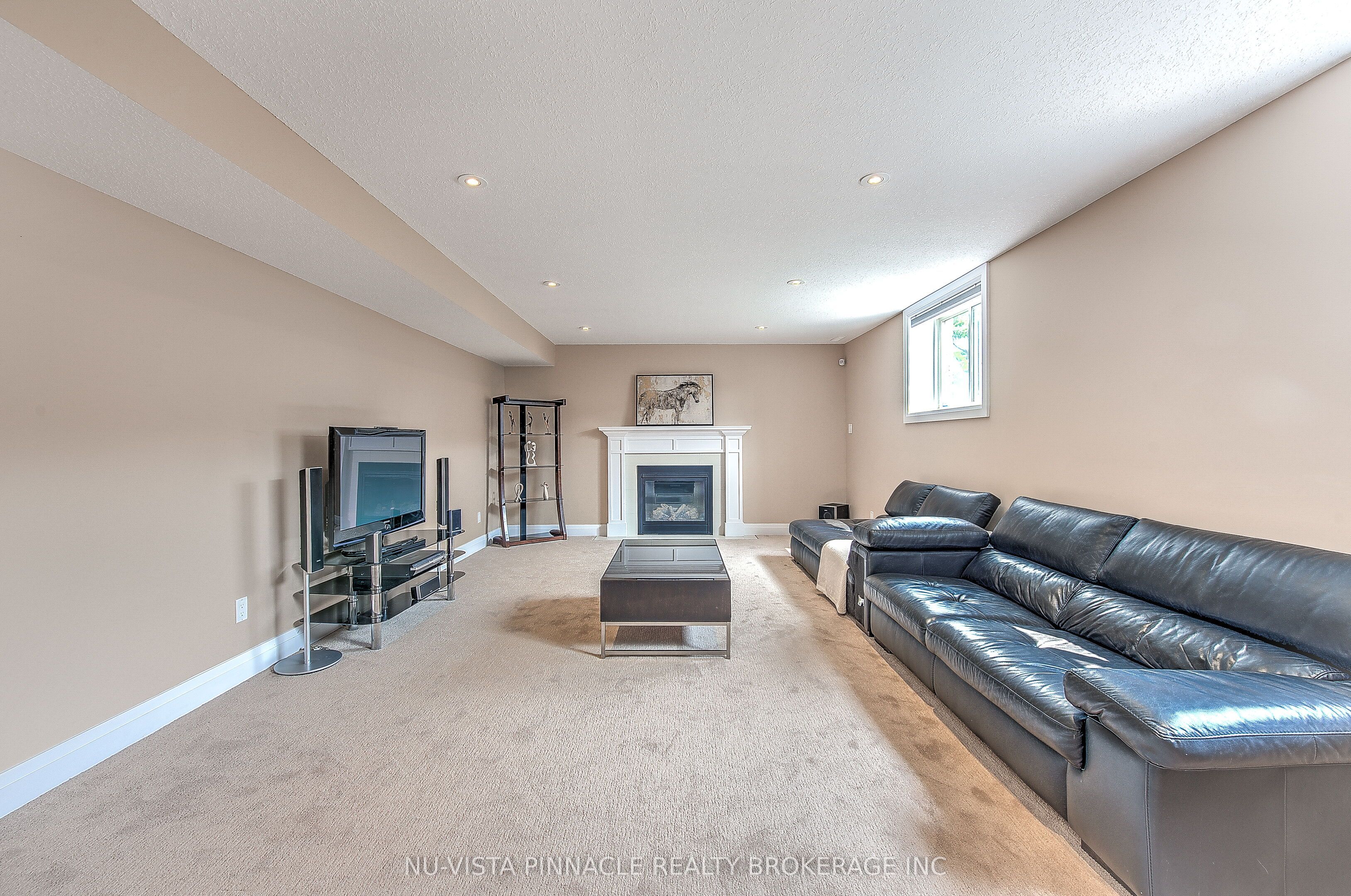 738 Hickoryridge Common Property Photo 38