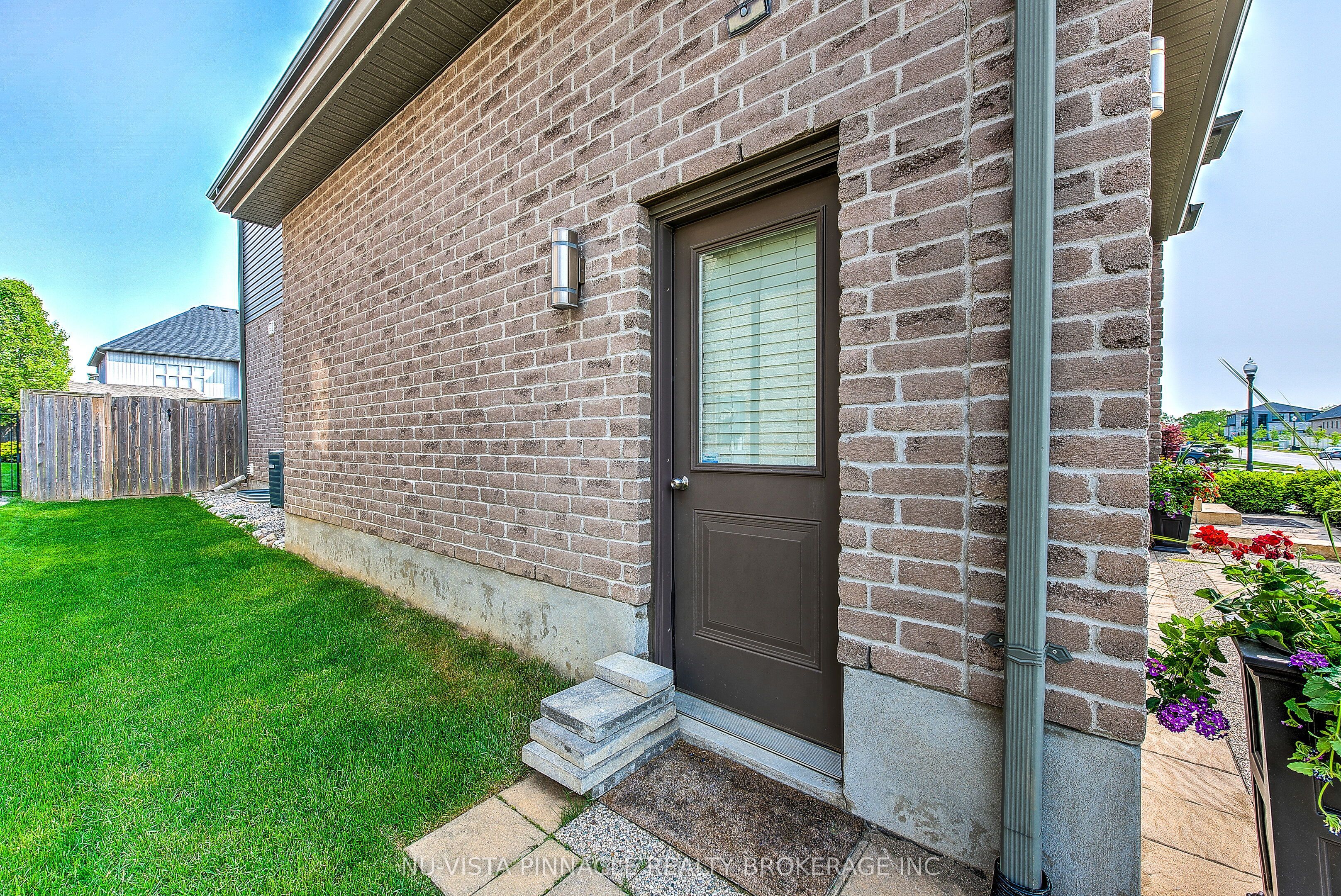 738 Hickoryridge Common Property Photo 44