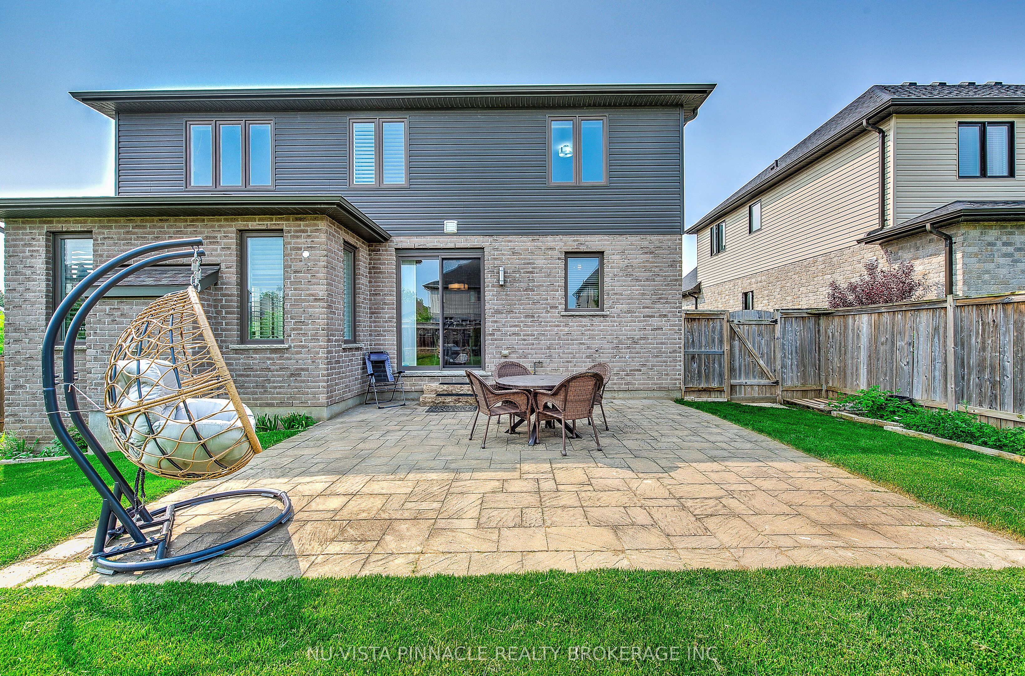 738 Hickoryridge Common Property Photo 46