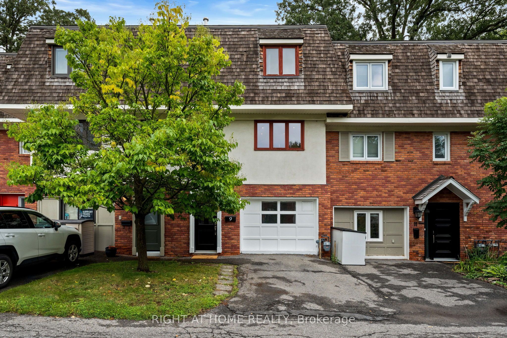9 Marco Lane Property Photo 1