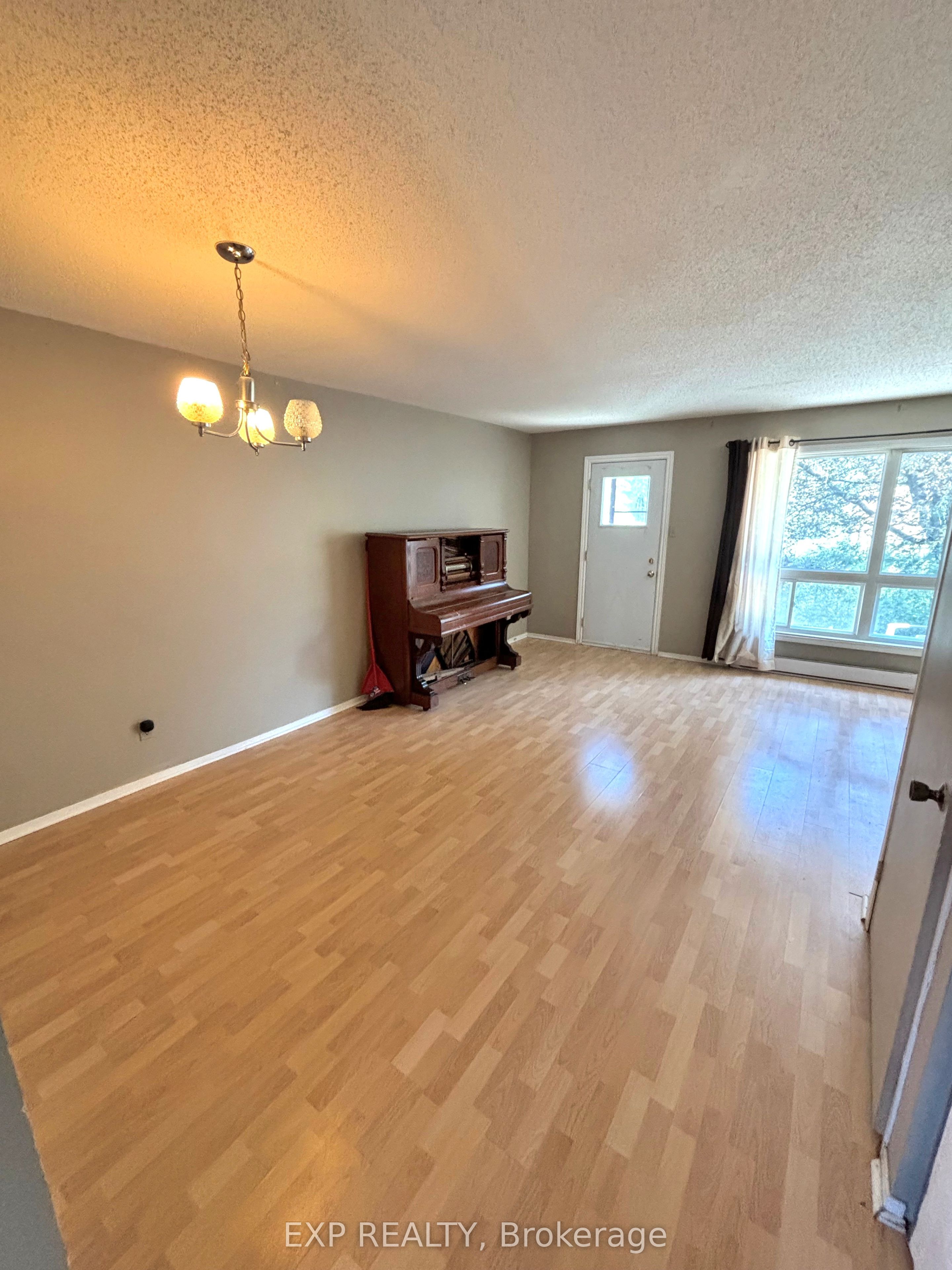 41 Pixley Private 10 Property Photo 3