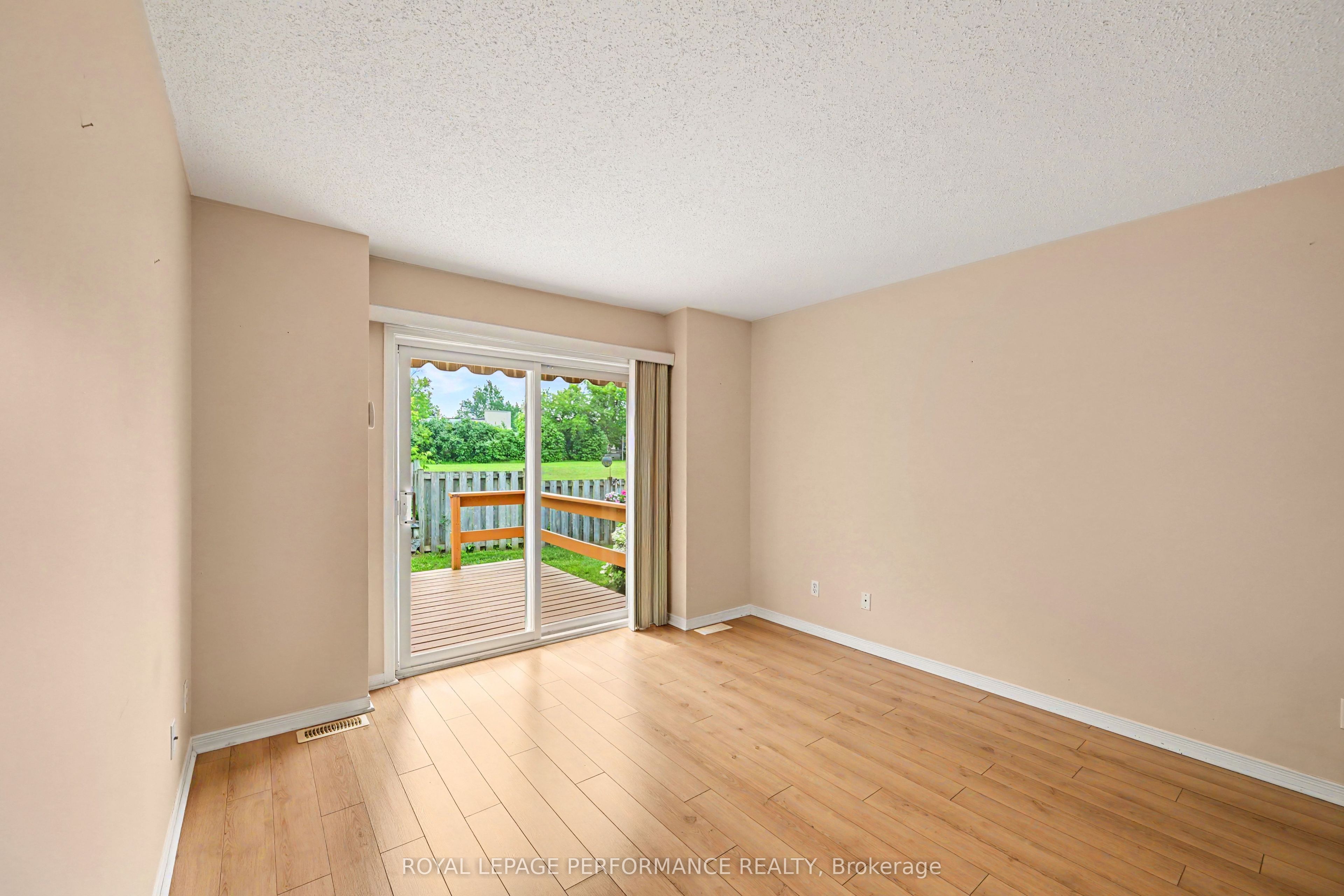 18 Daphne Crescent Property Photo 8