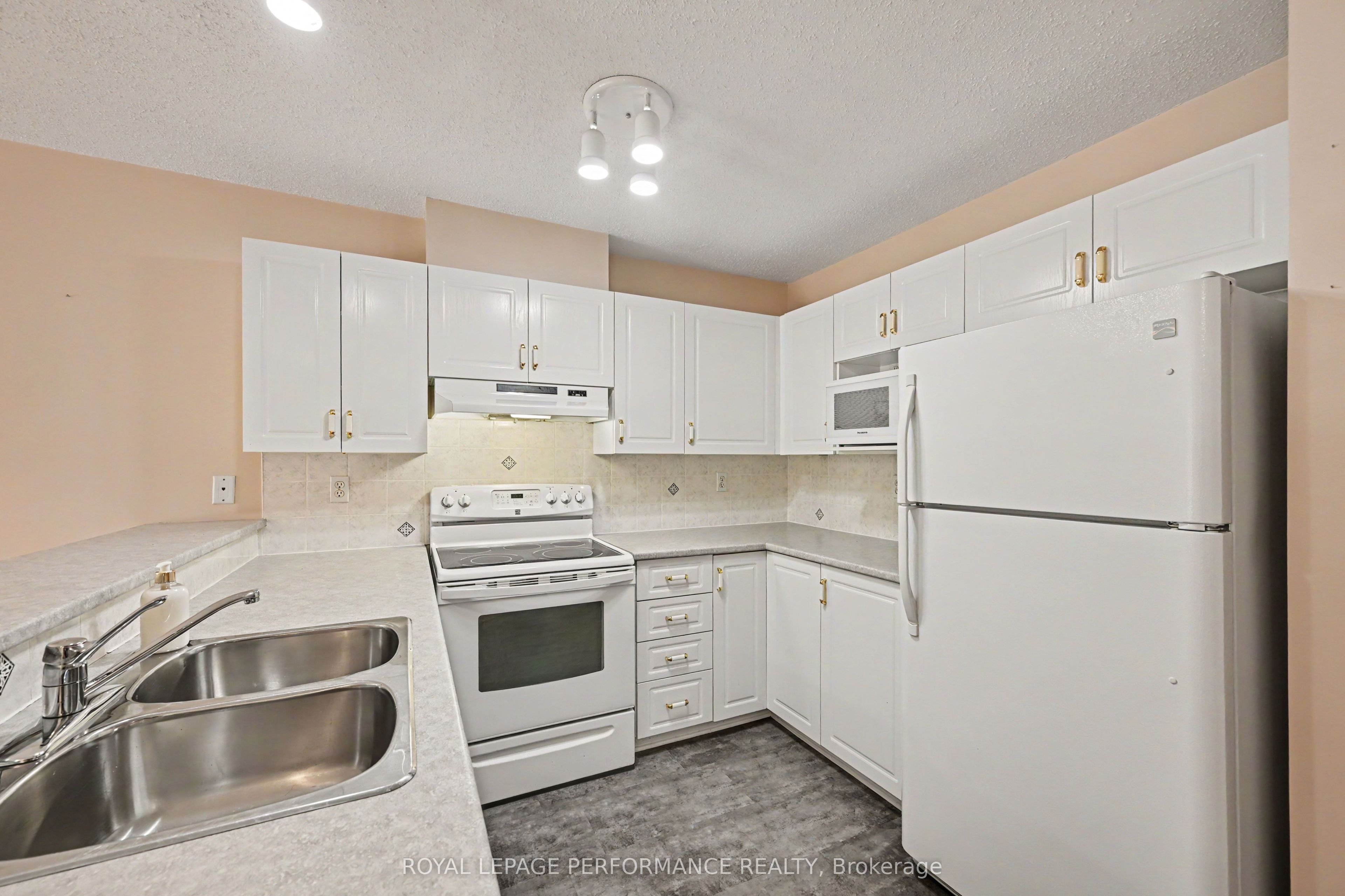18 Daphne Crescent Property Photo 12