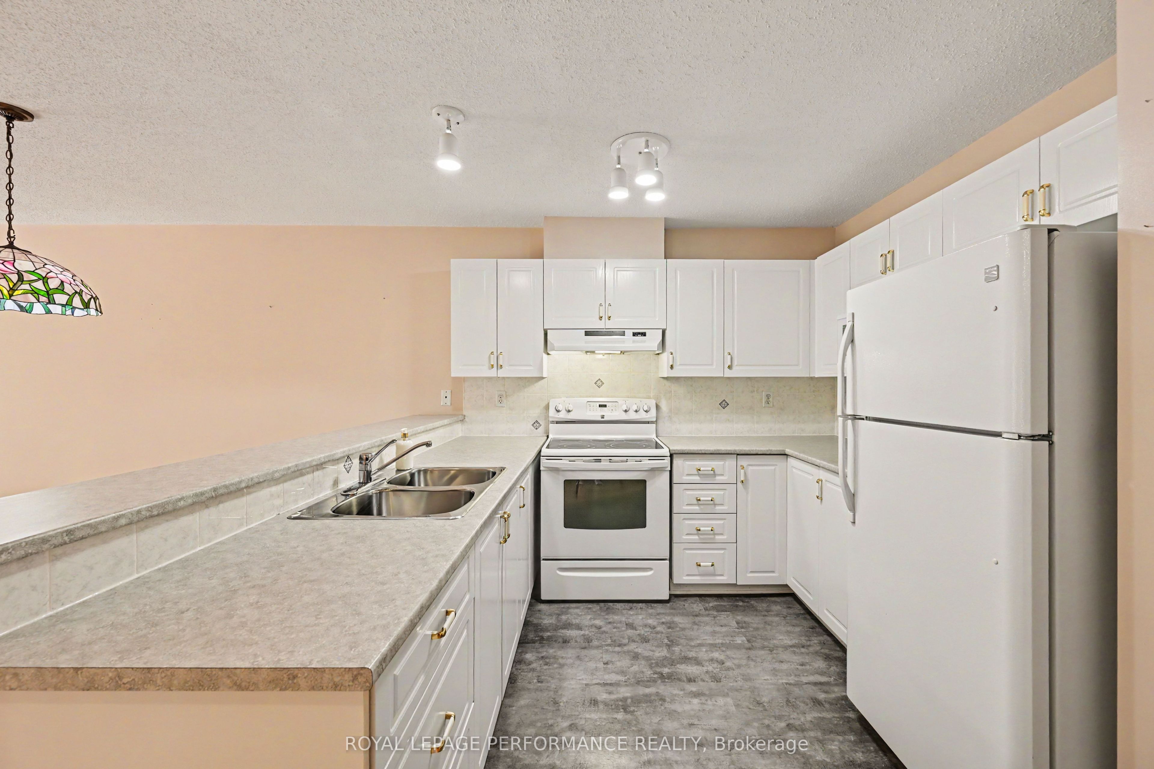 18 Daphne Crescent Property Photo 14