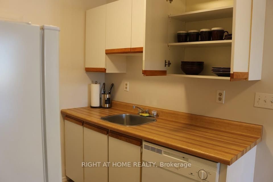 1102 Jalna Boulevard 708 Property Photo 17