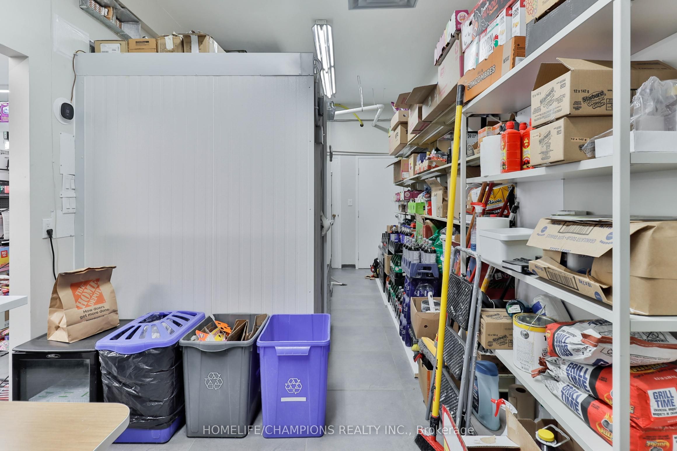 422 W King Street W Property Photo 25
