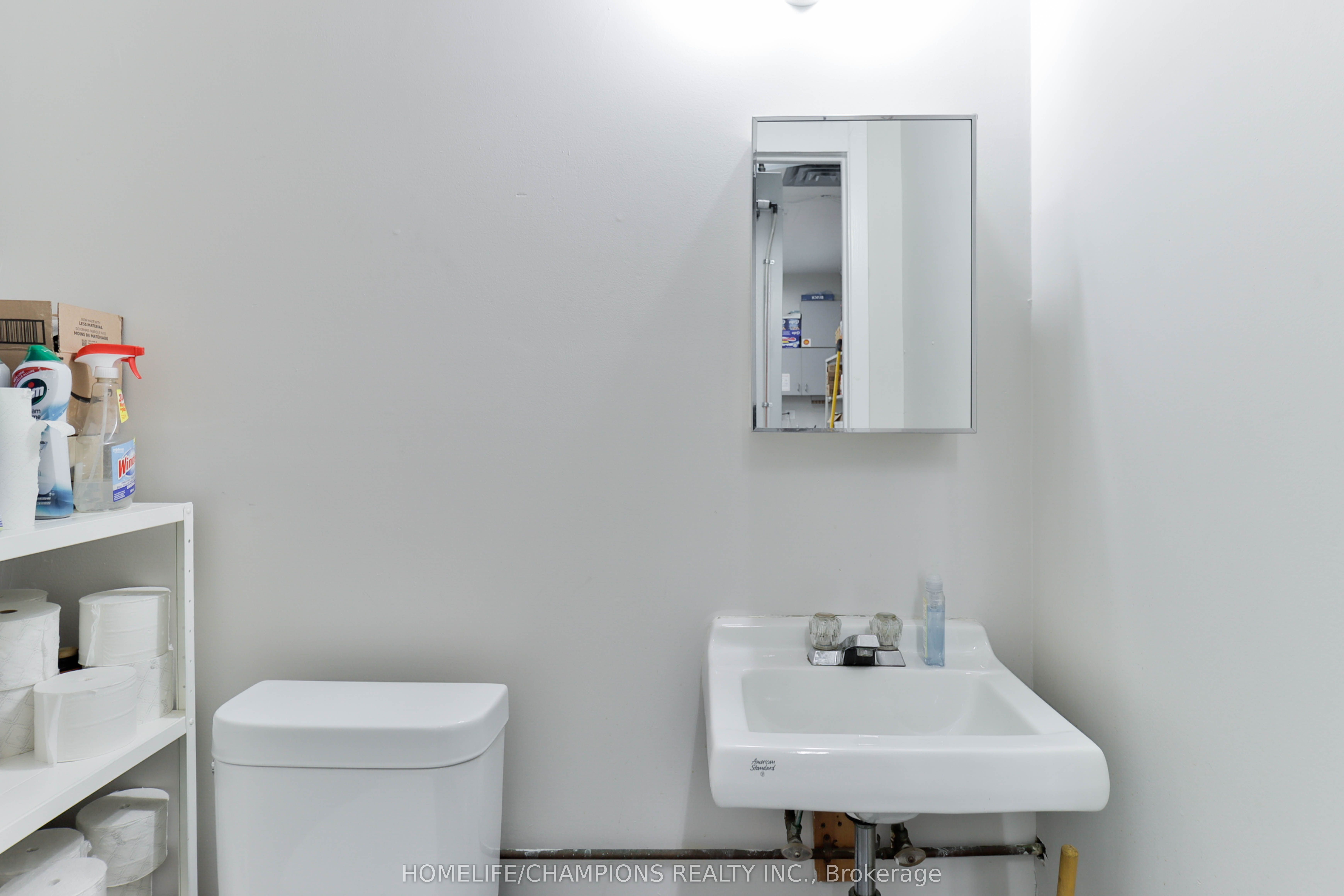 422 W King Street W Property Photo 27