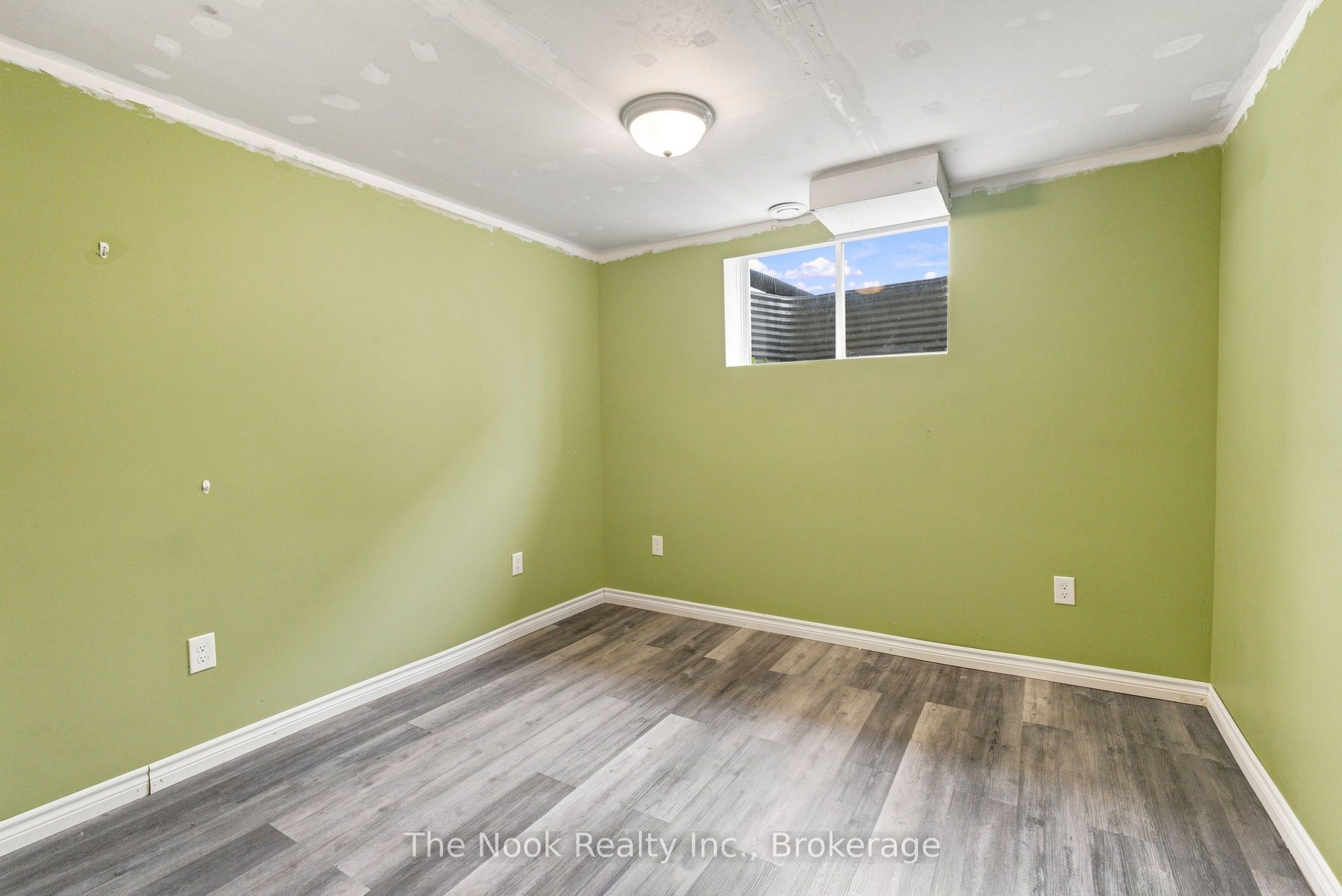 17 Braeburn Street Property Photo 37