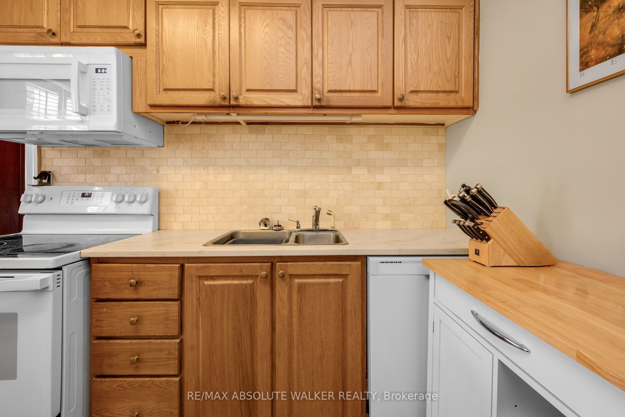 425 Besserer Street Property Photo 16